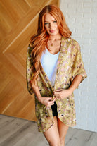 Center & Main Go Anywhere Floral Kimono Layers