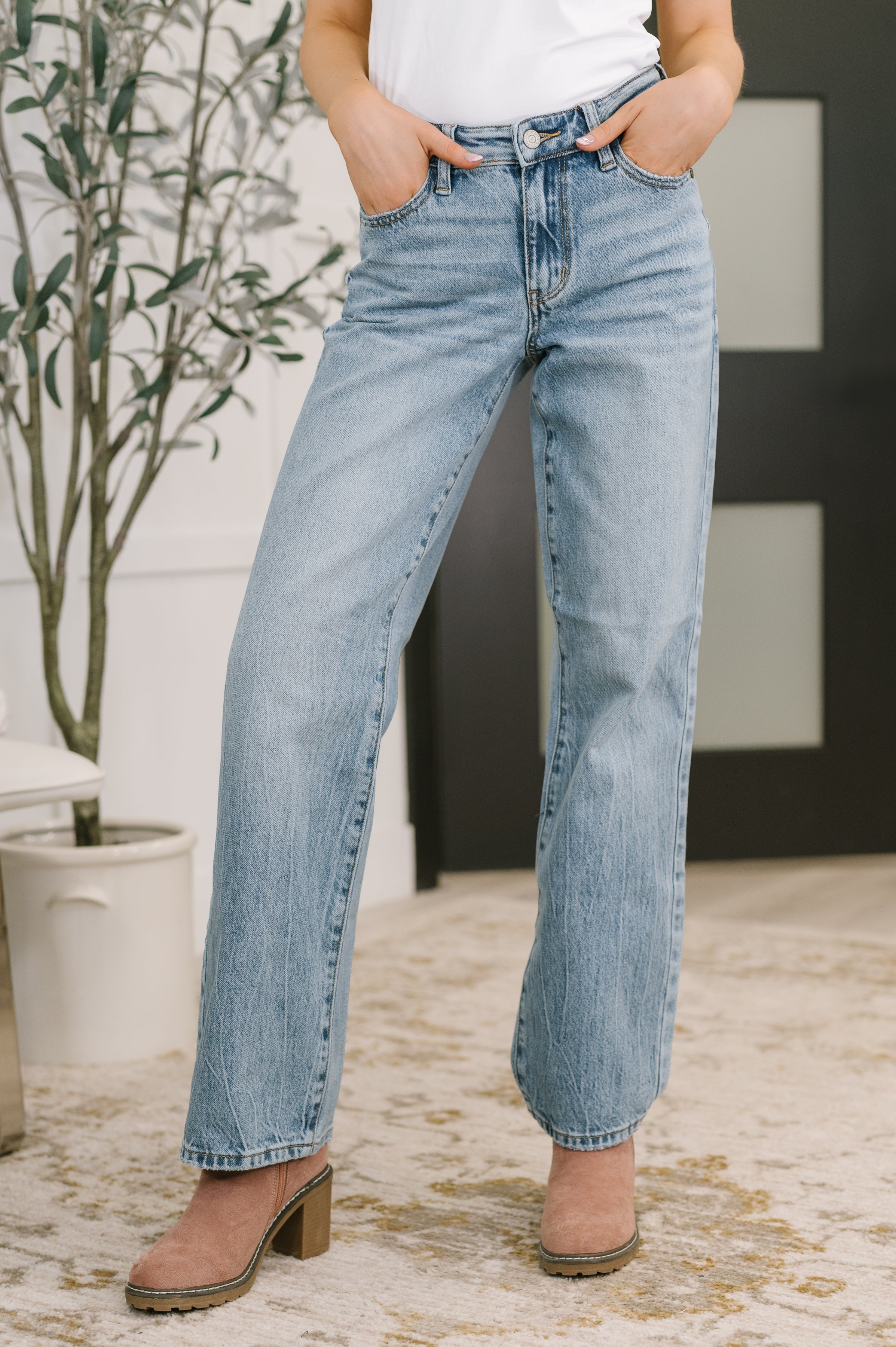Heather Mid Rise Rigid Magic Straight Womens