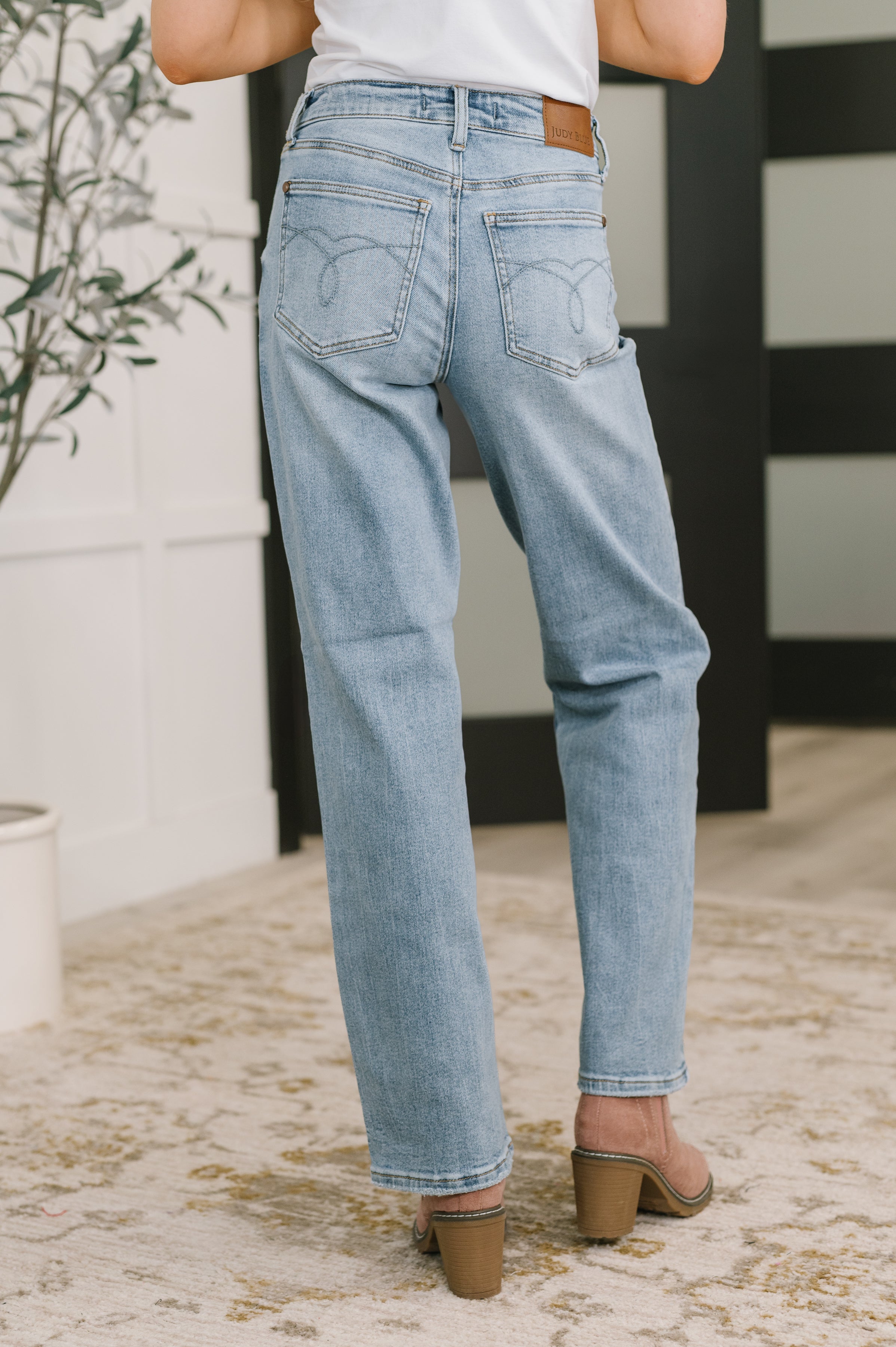 Heather Mid Rise Rigid Magic Straight Womens