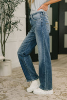 Judy Blue Holly Mid Rise Straight Womens