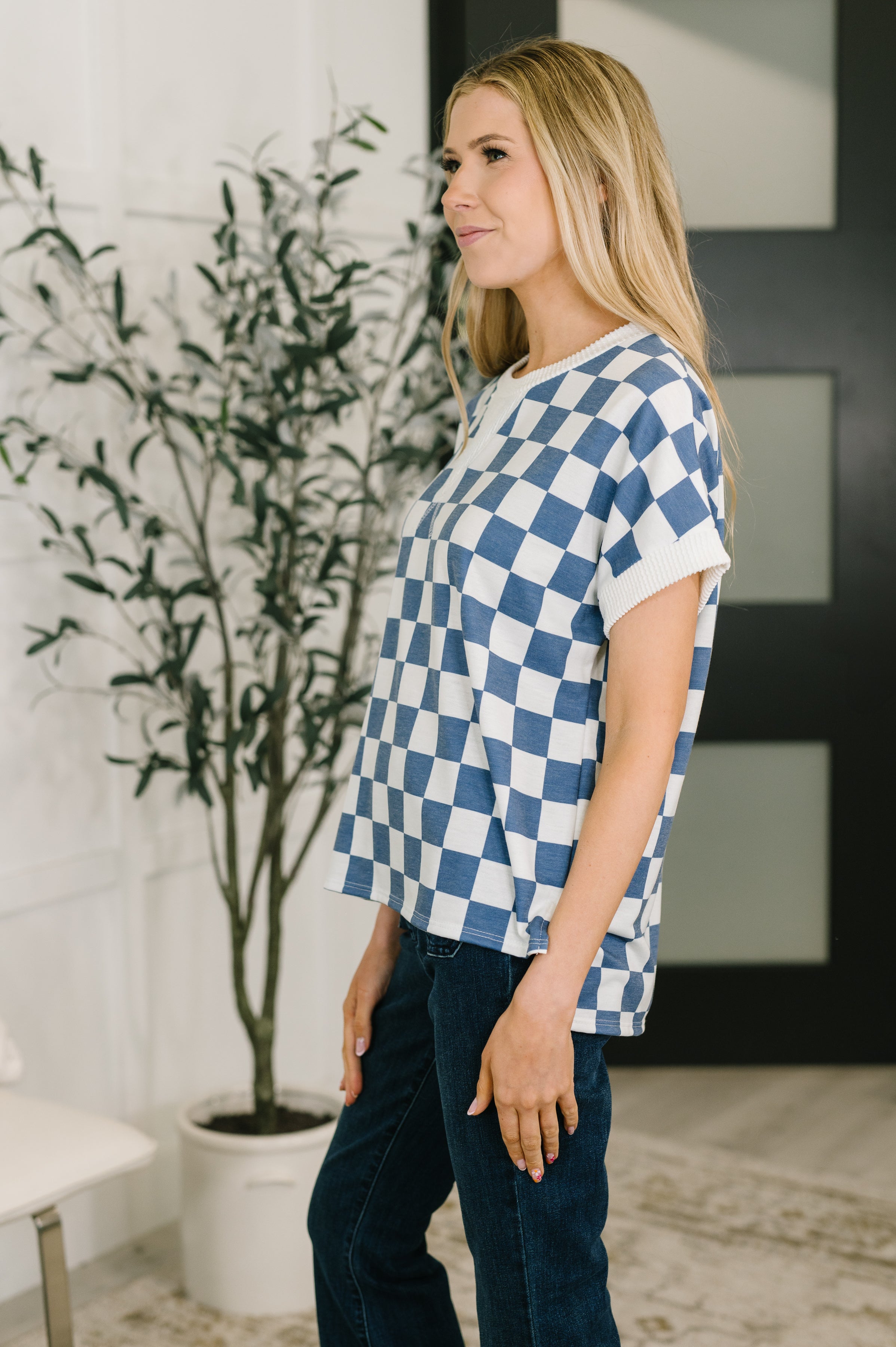 7th Ray I've Been Everywhere Crew Neck Checkered Top in Blue Womens