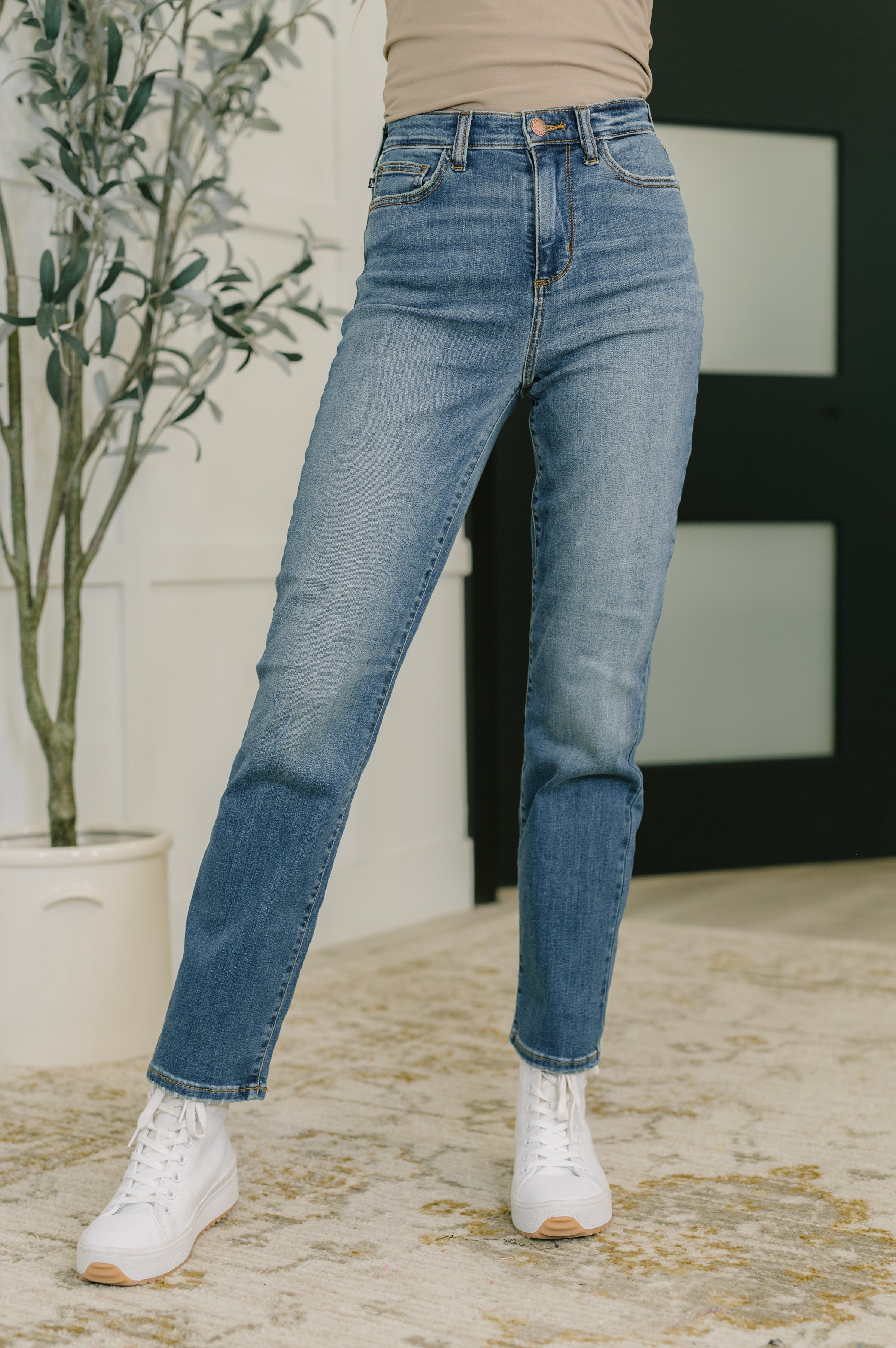 Judy Blue Izzie High Waist Straight Fit Womens
