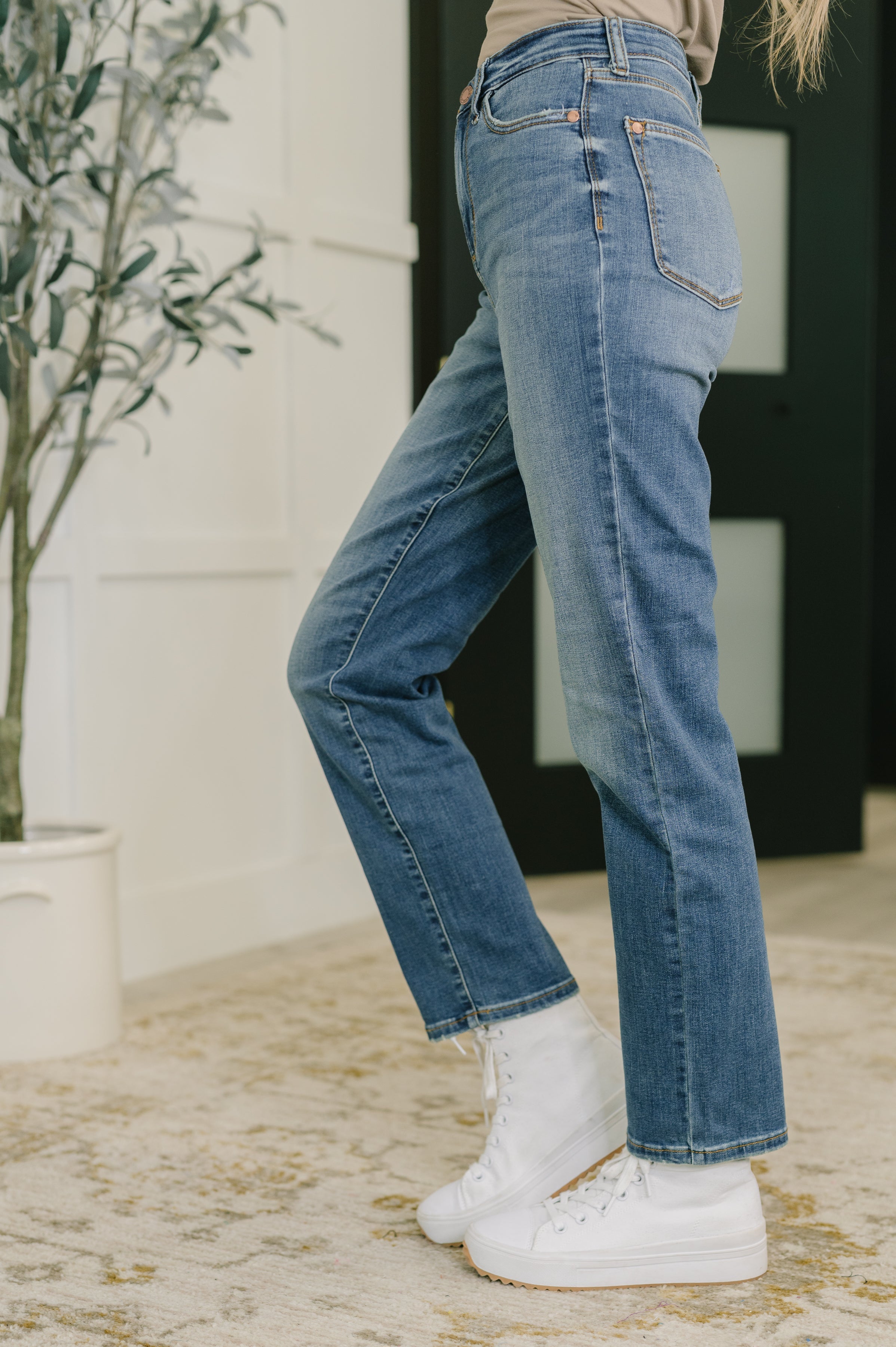 Judy Blue Izzie High Waist Straight Fit Womens