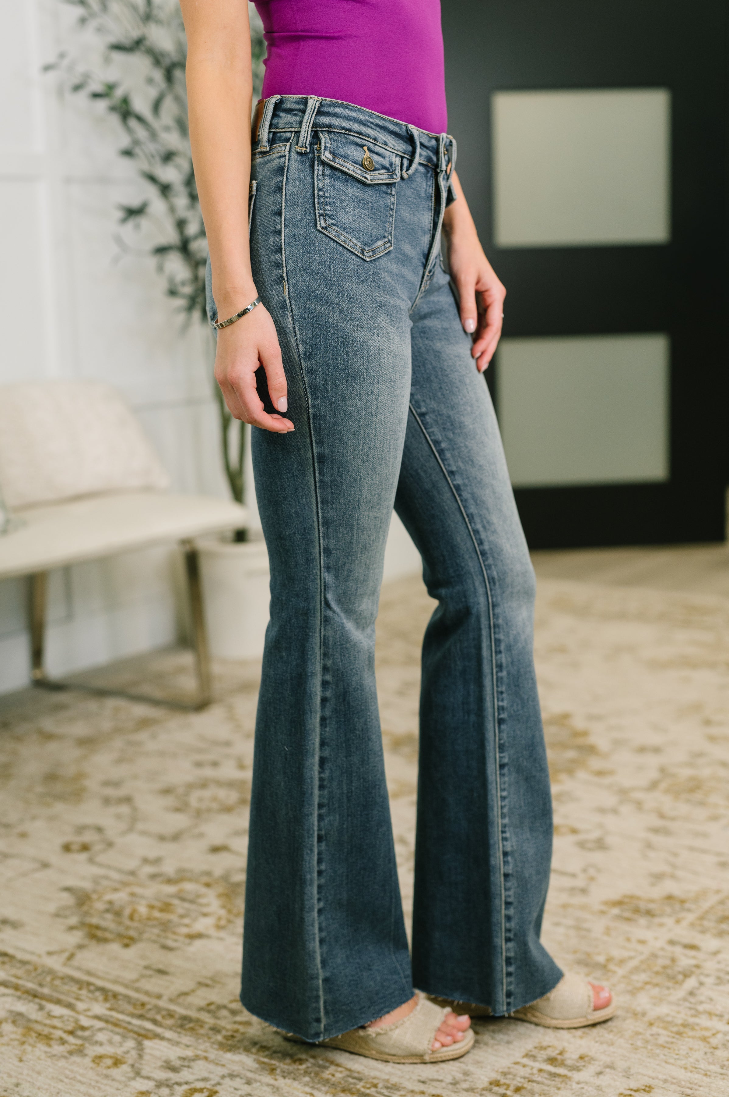 Judy Blue Jackie Mid Rise Flare Jean with Front Flap Pockets Womens