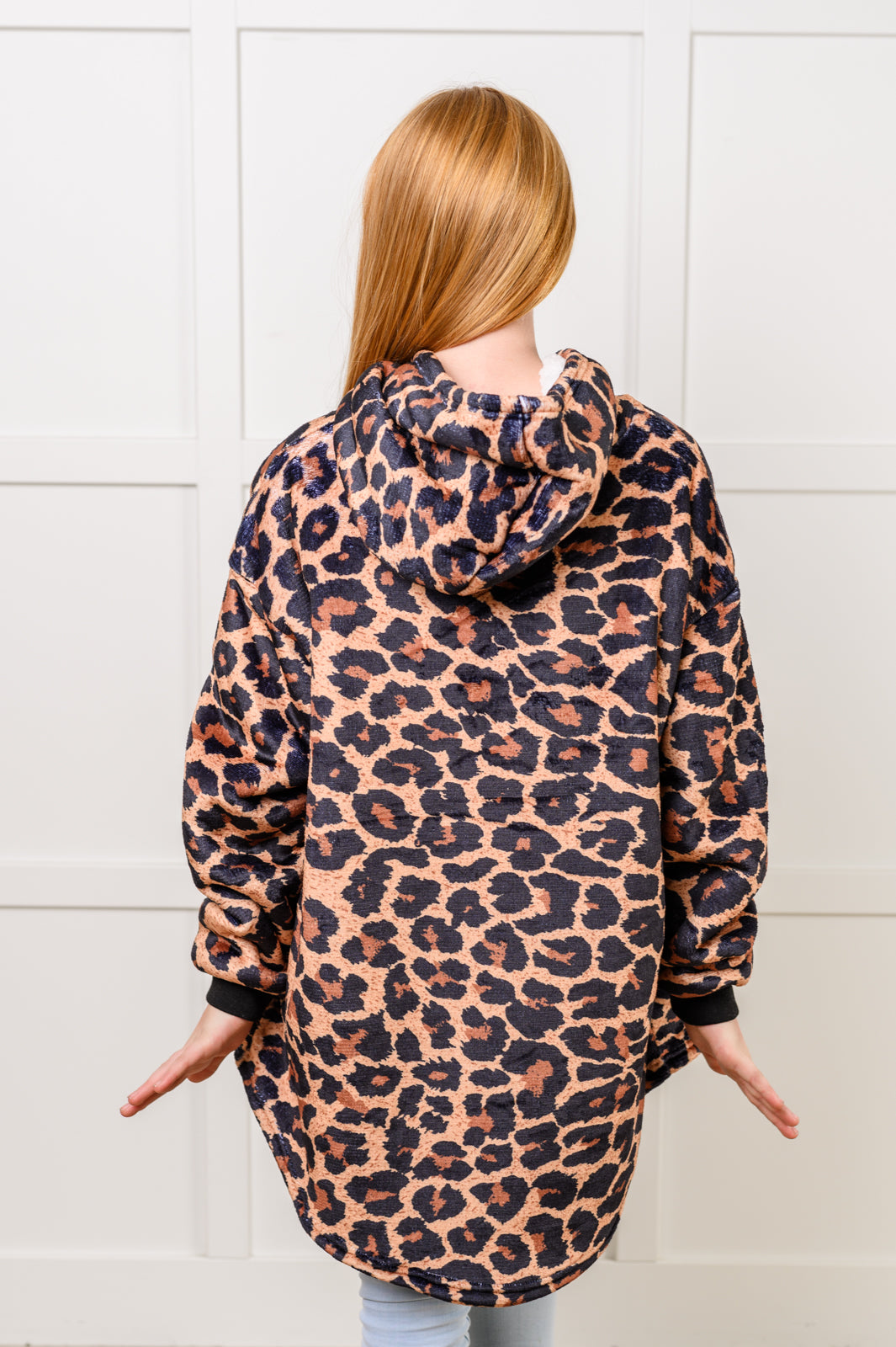 Kids Oversized Hoodie Blanket in Leopard Sweatshirts & Hoodies