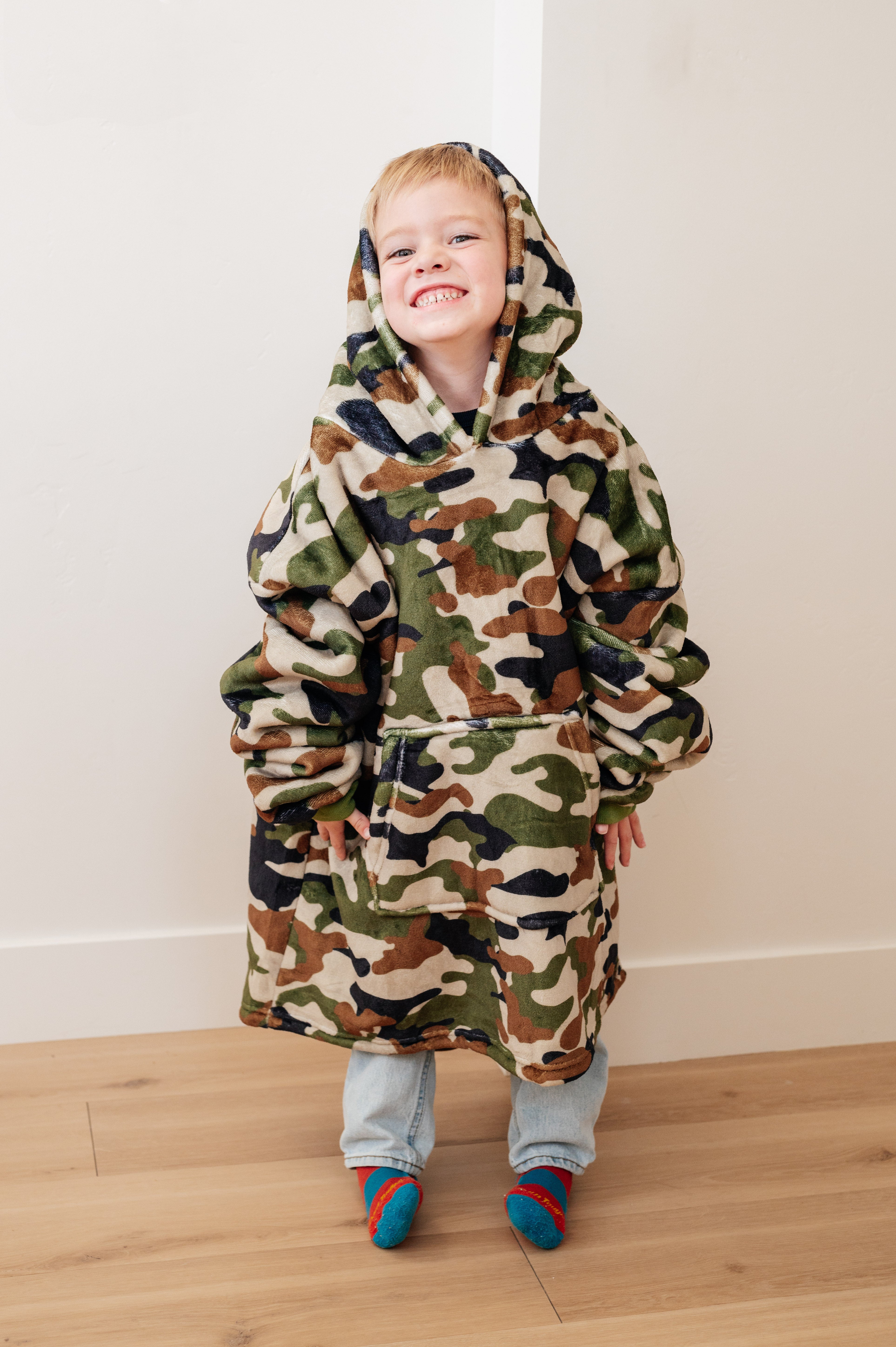 Kids Oversized Hoodie Blanket in Camo Sweatshirts & Hoodies