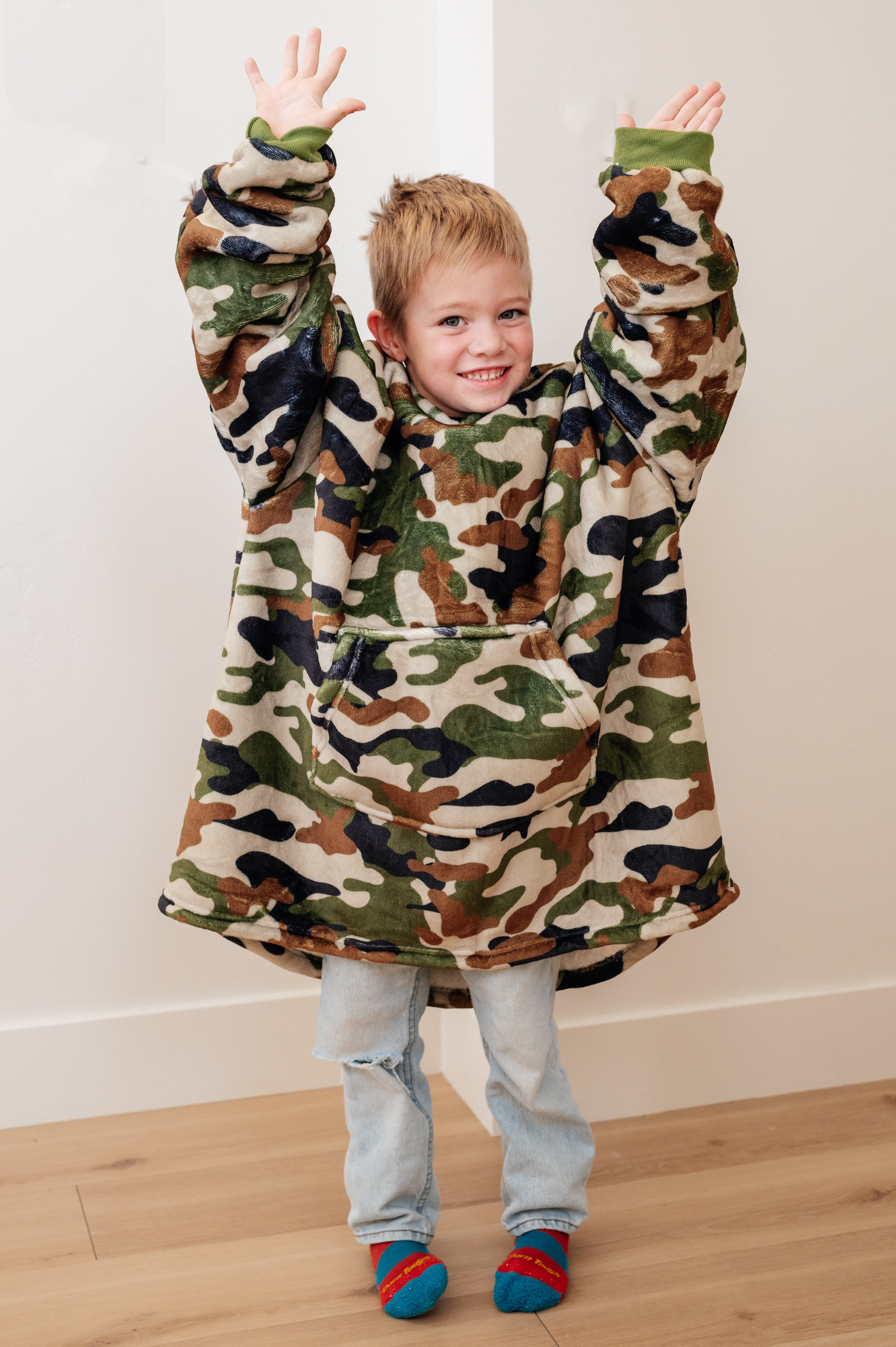 Kids Oversized Hoodie Blanket in Camo Sweatshirts & Hoodies