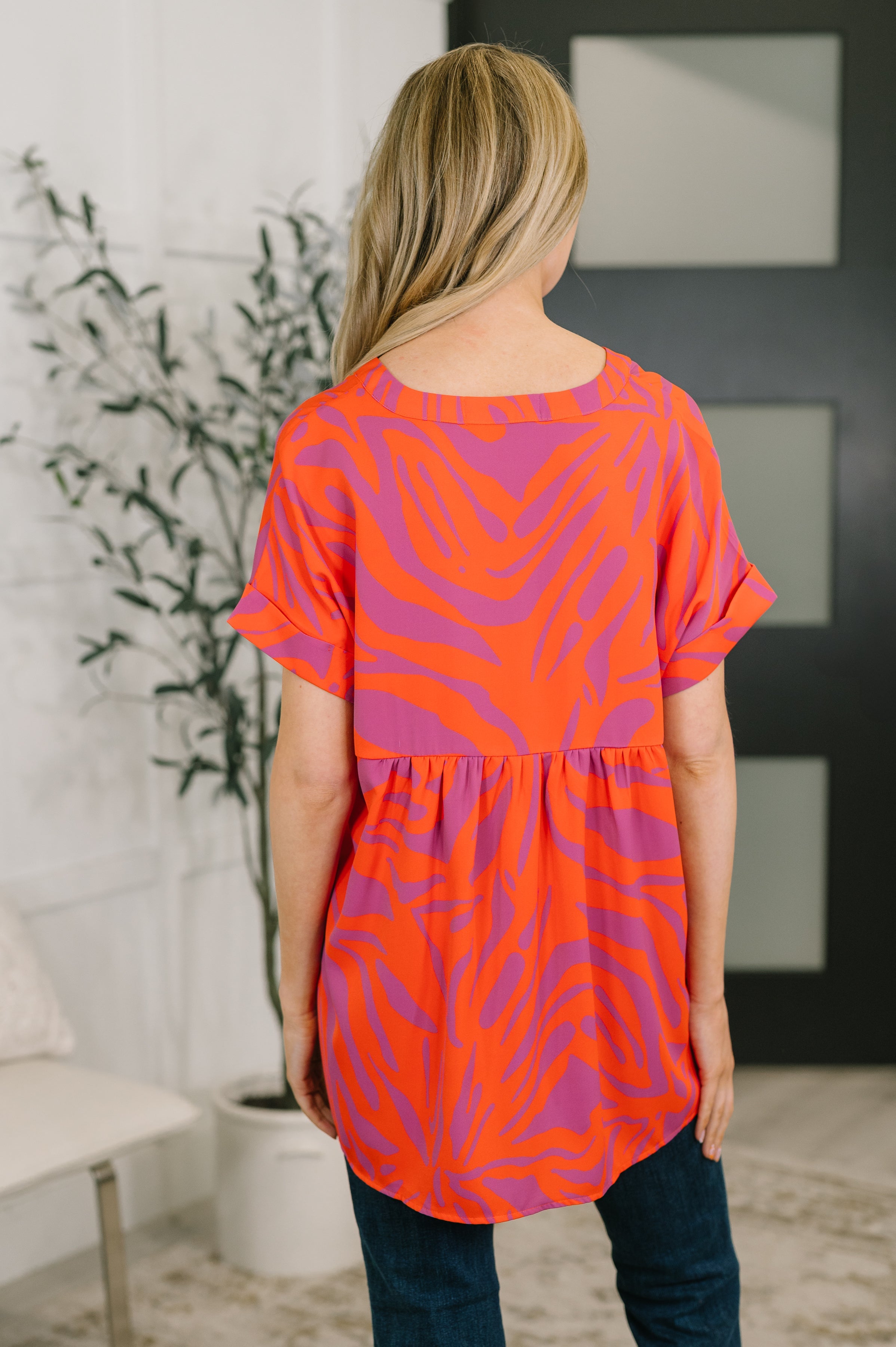 One Eleven North Know Me At All Abstract Split Neck Blouse Womens