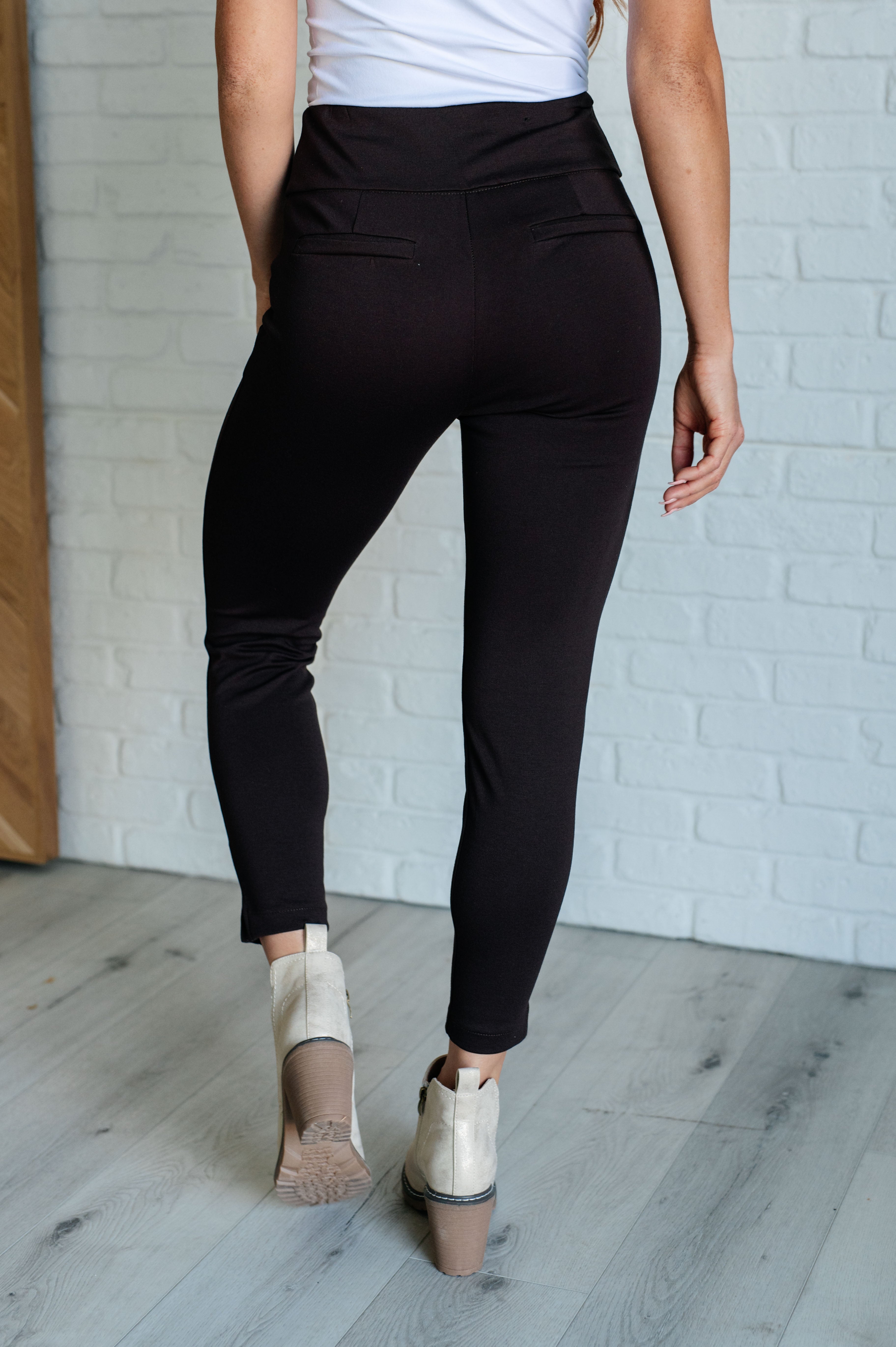 Dear Scarlett Magic Ankle Crop Skinny Pants in Chocolate Ave Shops