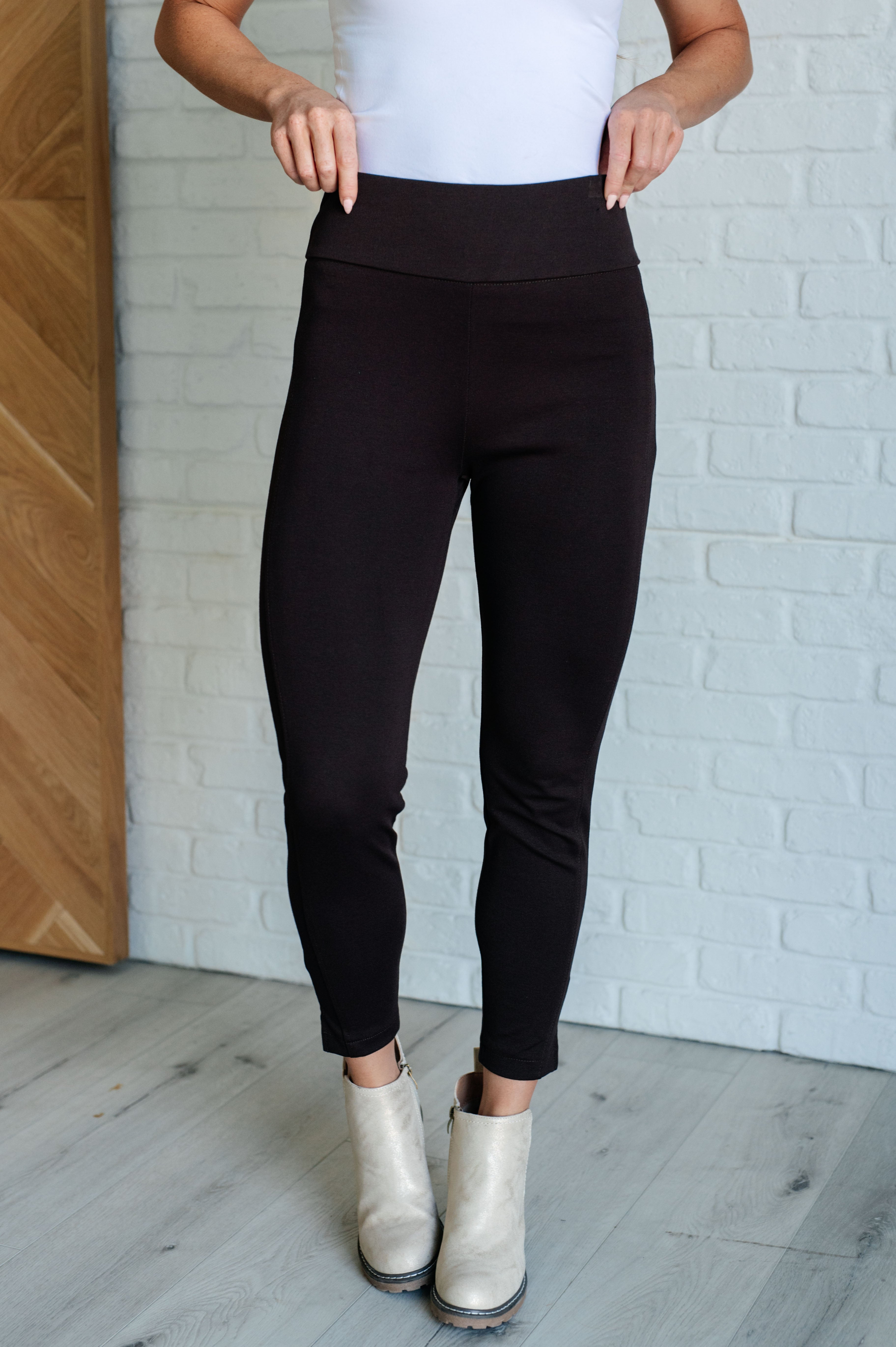 Dear Scarlett Magic Ankle Crop Skinny Pants in Chocolate 3XL Ave Shops