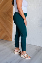 Dear Scarlett Magic Ankle Crop Skinny Pants in Hunter Green Ave Shops