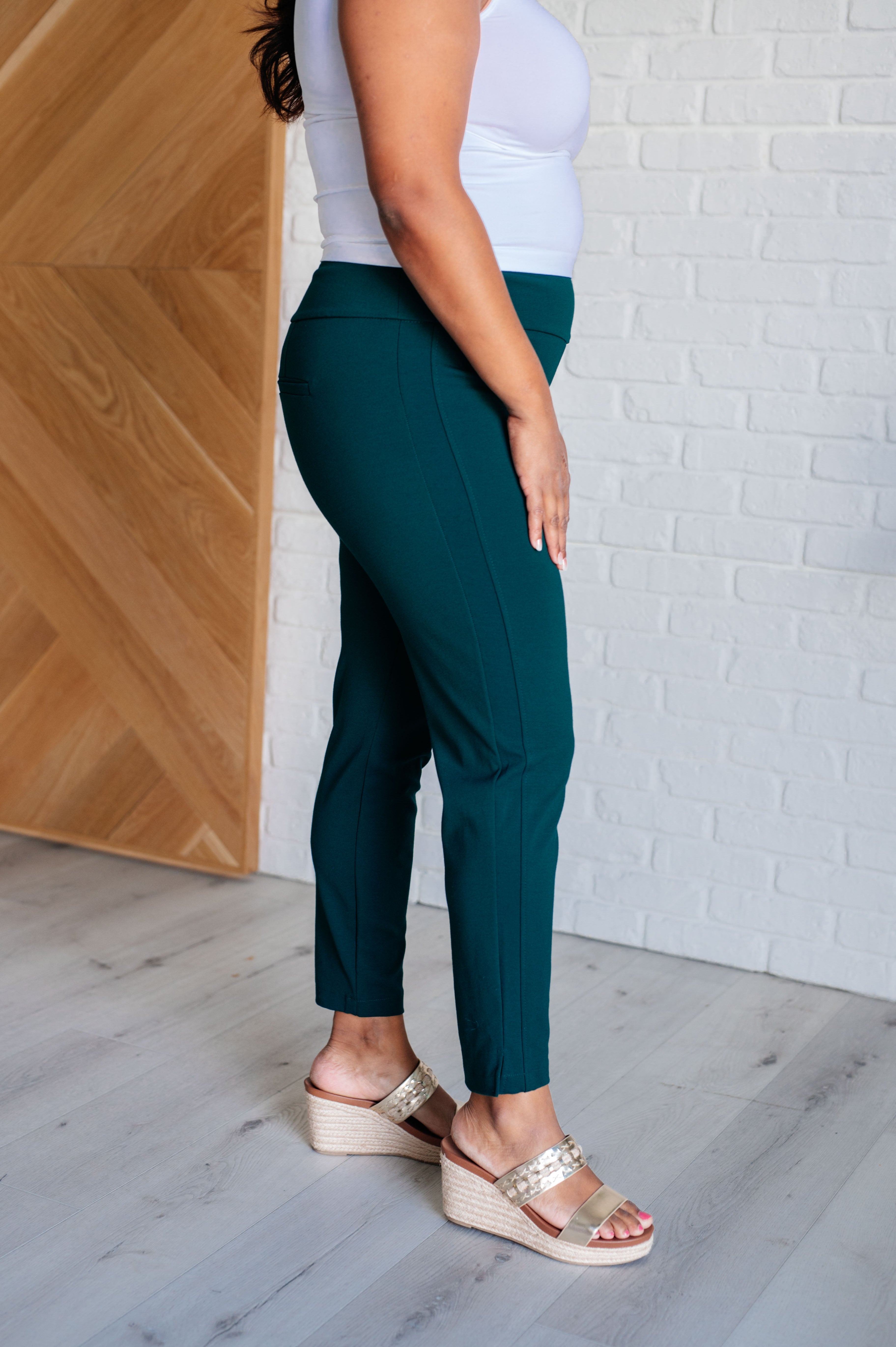 Dear Scarlett Magic Ankle Crop Skinny Pants in Hunter Green Pants