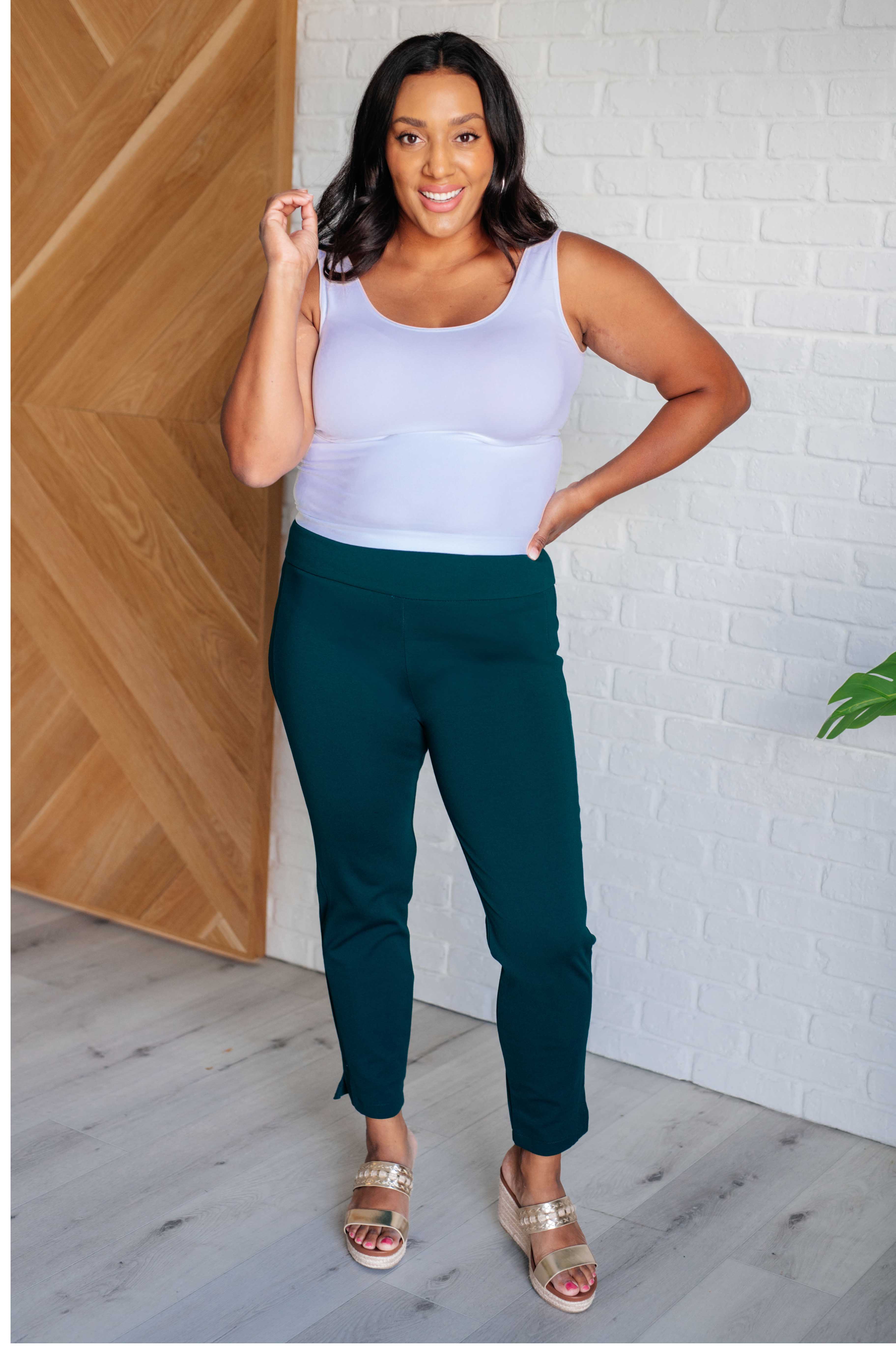 Dear Scarlett Magic Ankle Crop Skinny Pants in Hunter Green Pants