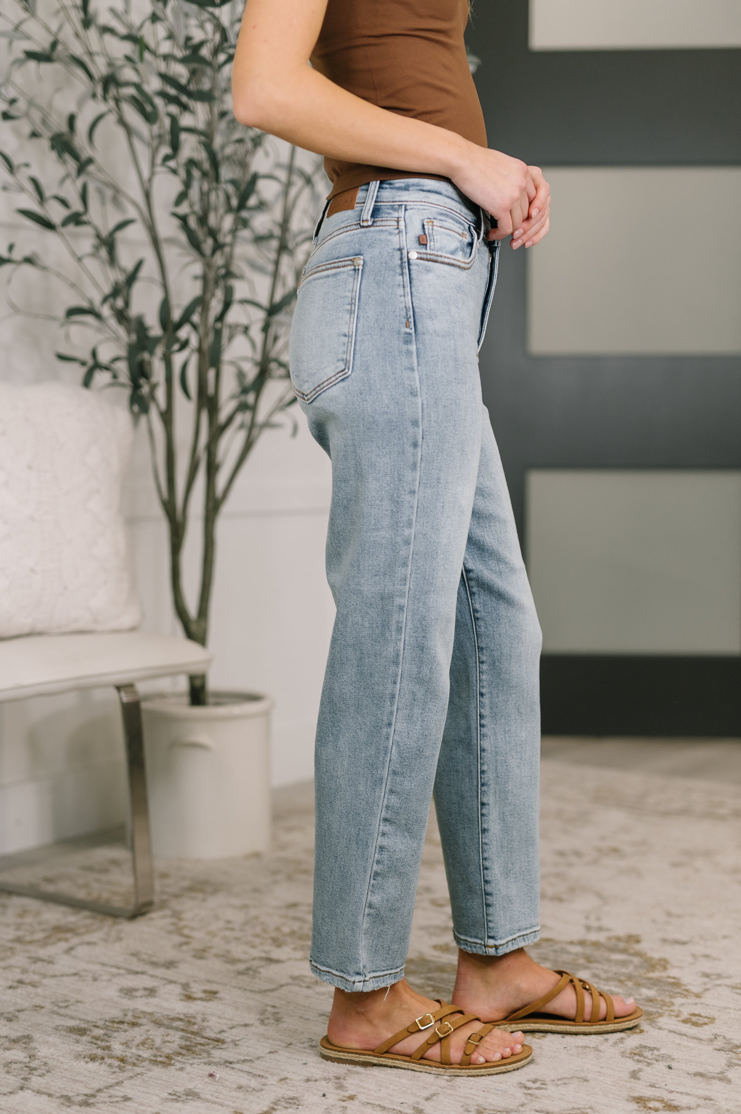 Natalie High Waist Ankle Straight Womens