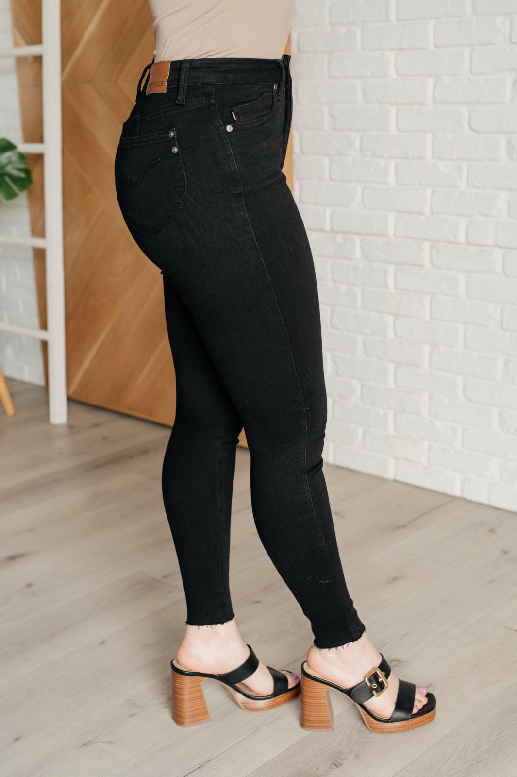 Judy Blue Nicole Tummy Control Skinny Jeans in Black Ave Shops