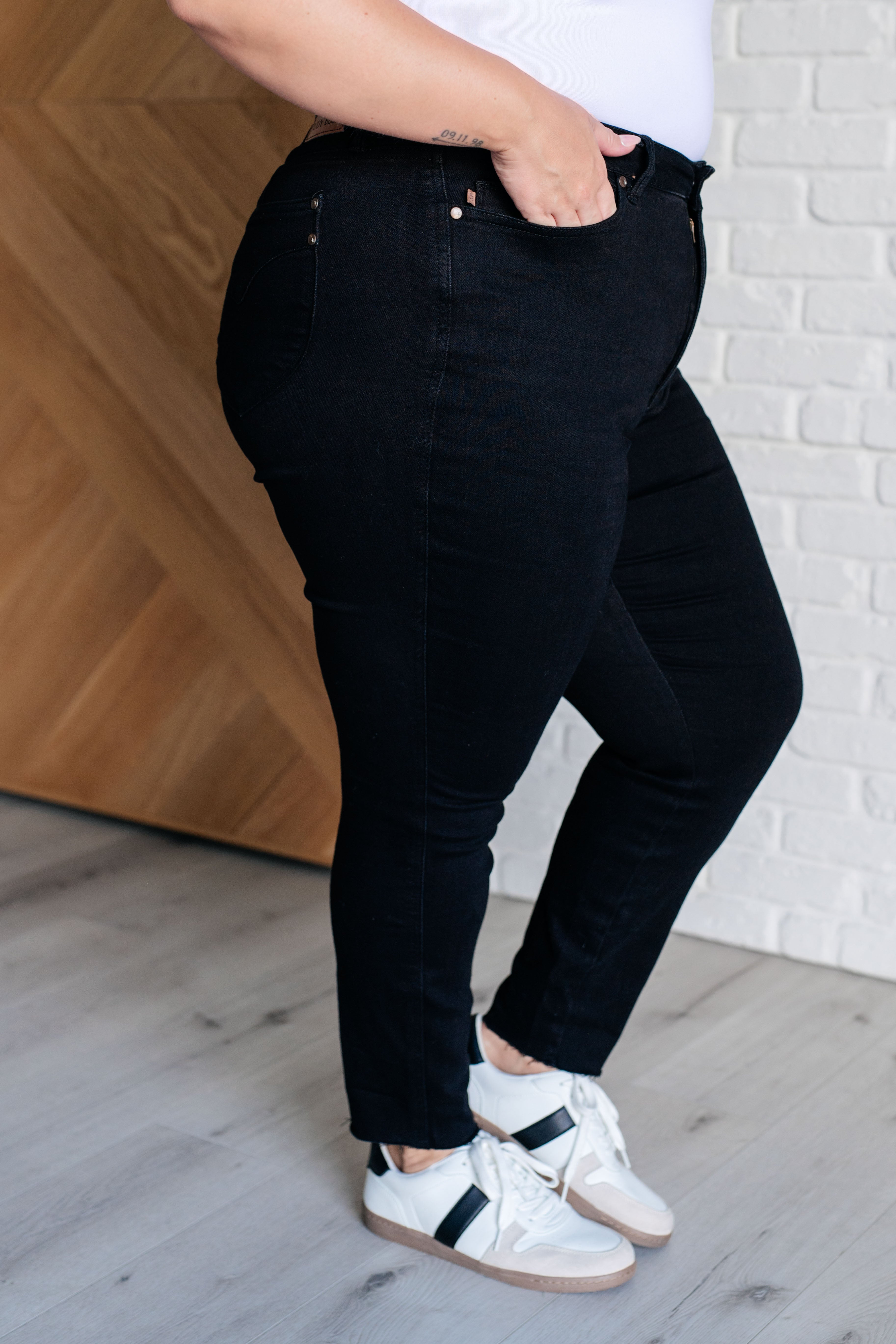 Judy Blue Nicole Tummy Control Skinny Jeans in Black Ave Shops