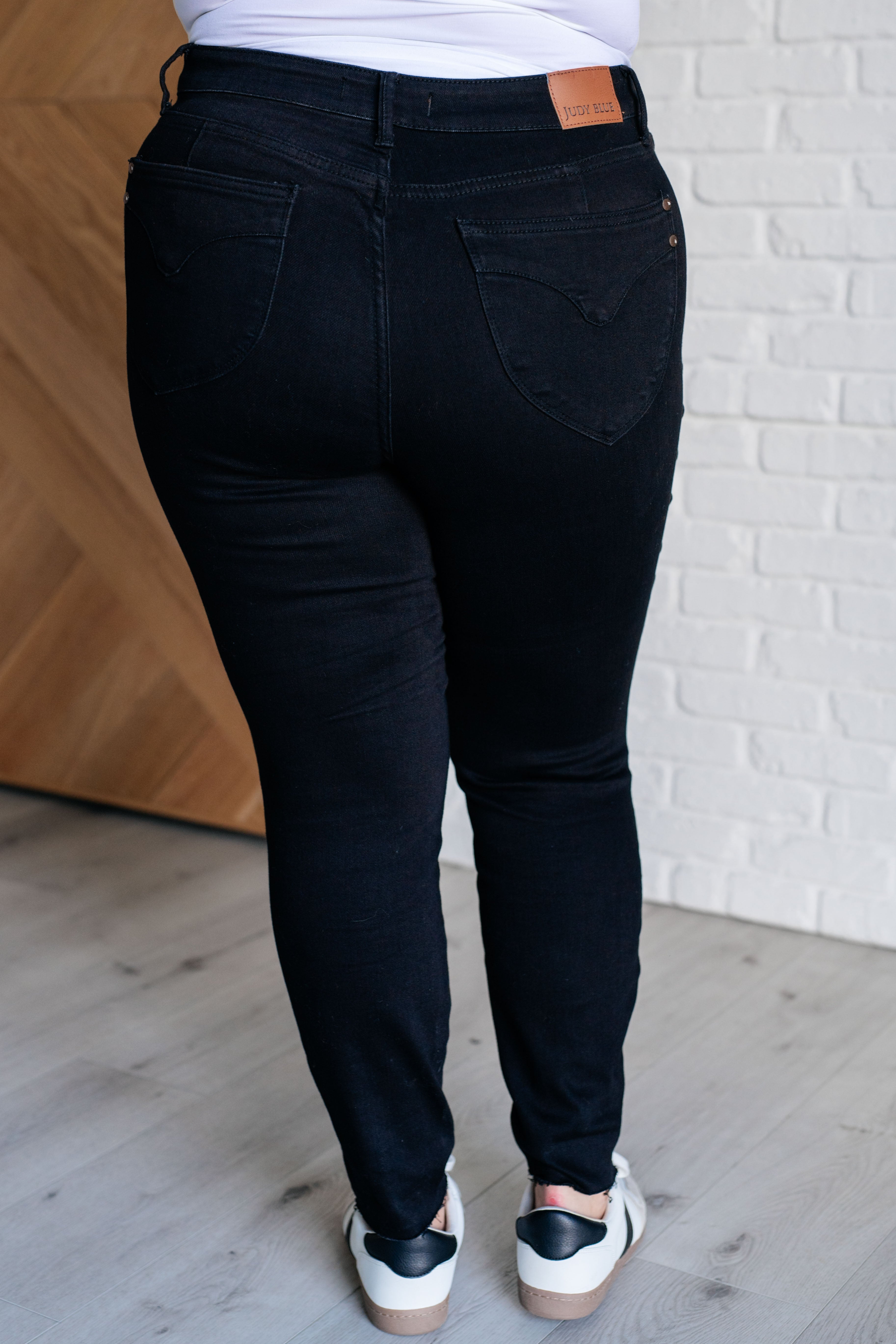 Judy Blue Nicole Tummy Control Skinny Jeans in Black Ave Shops