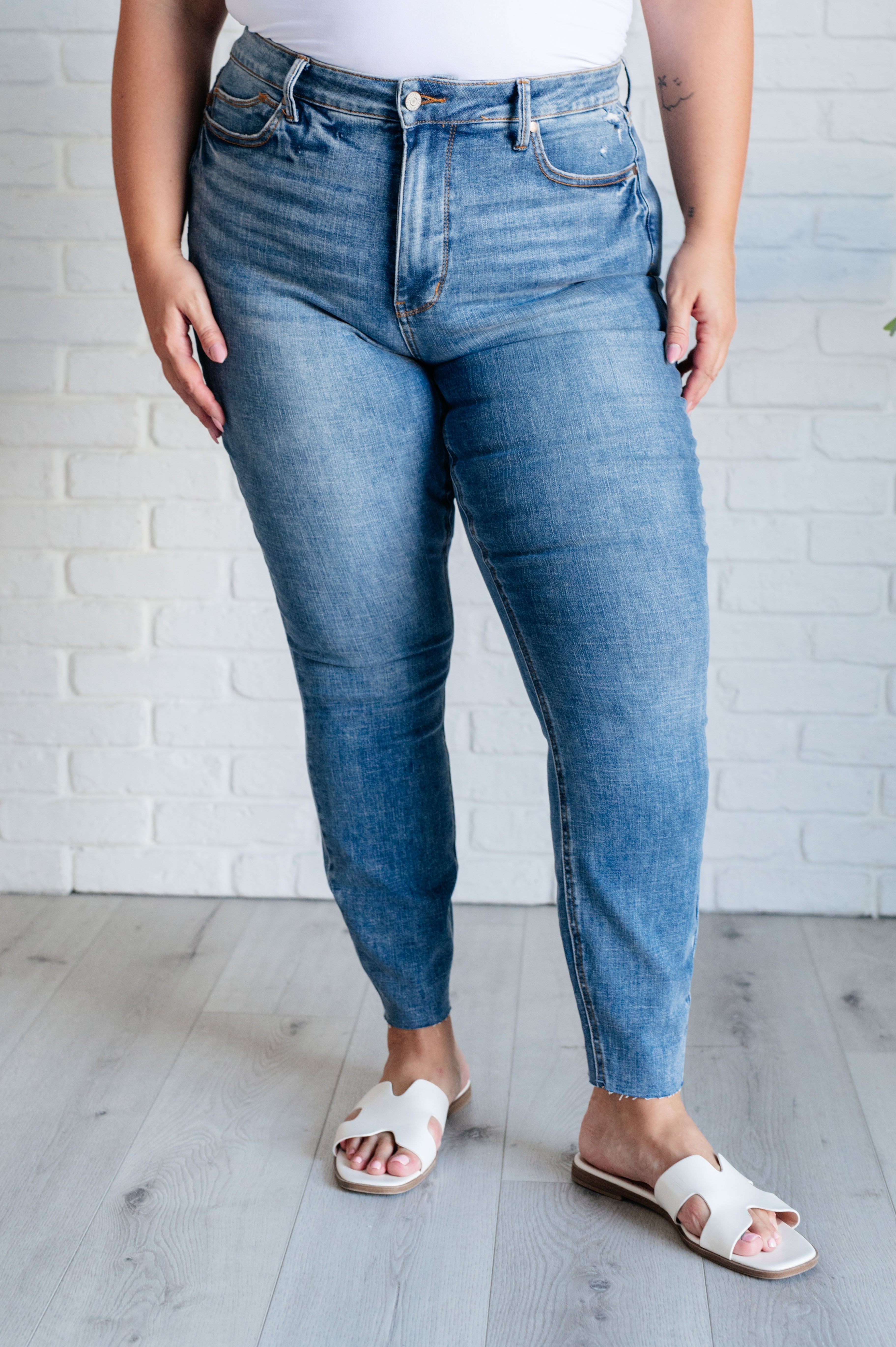 Judy Blue Nicole Tummy Control Skinny Jeans in Vintage Wash Ave Shops