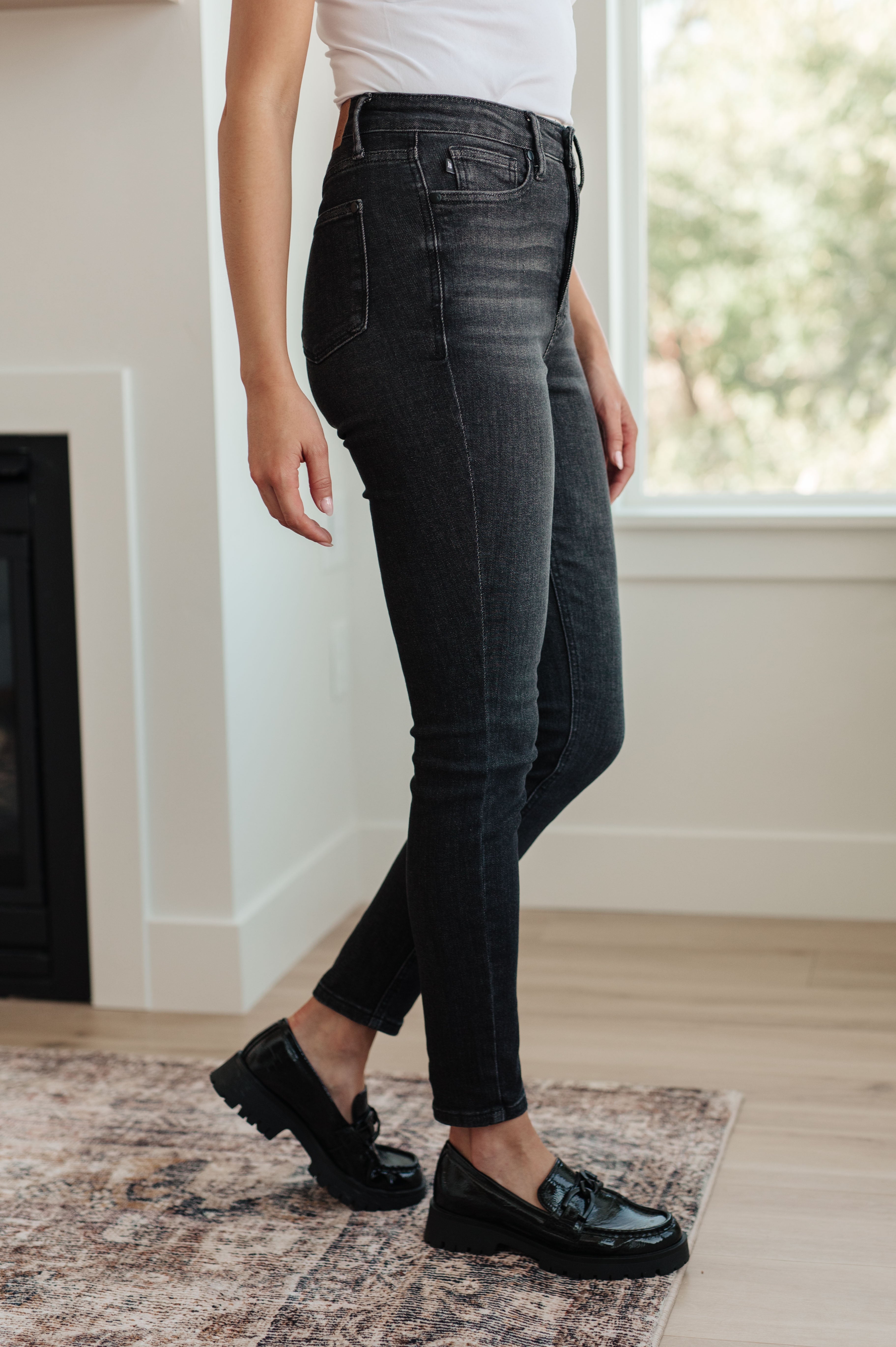 Judy Blue Octavia High Rise Tummy Control Top Skinny Jeans in Washed Black Ave Shops 11-13-23