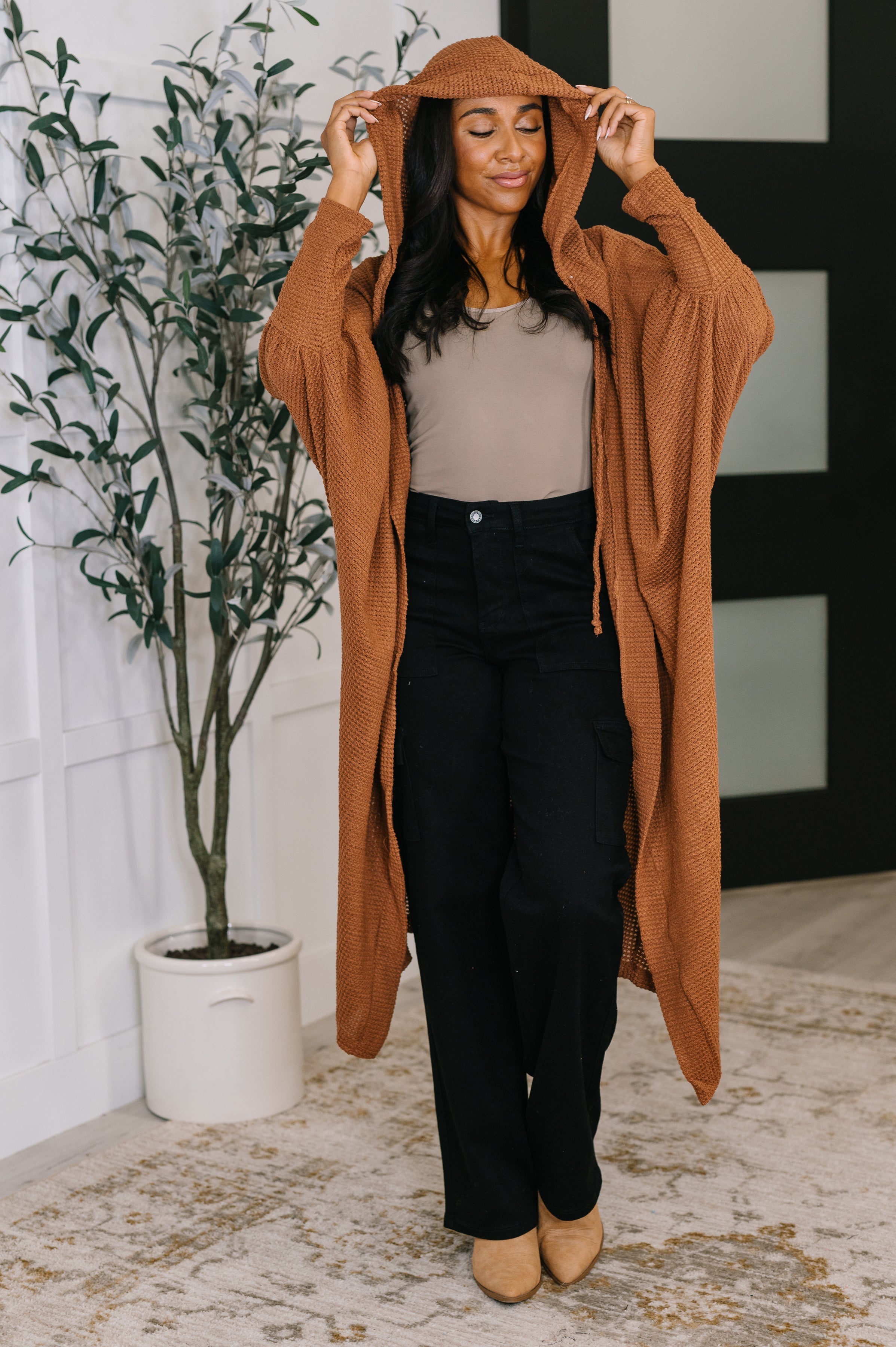 Dear Scarlett Pamper Travel Hooded Cardigan in Chestnut Womens