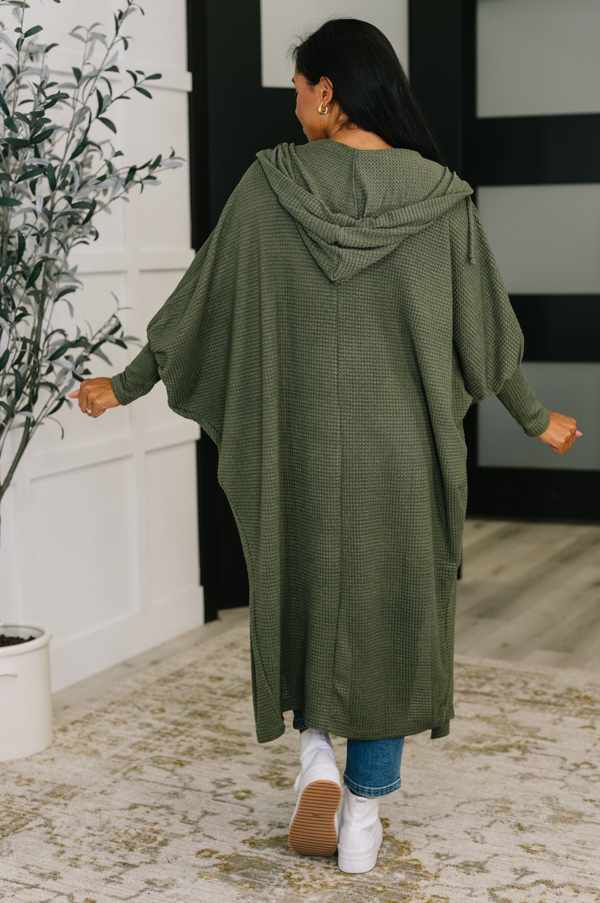 Dear Scarlett Pamper Travel Hooded Cardigan in Olive Womens