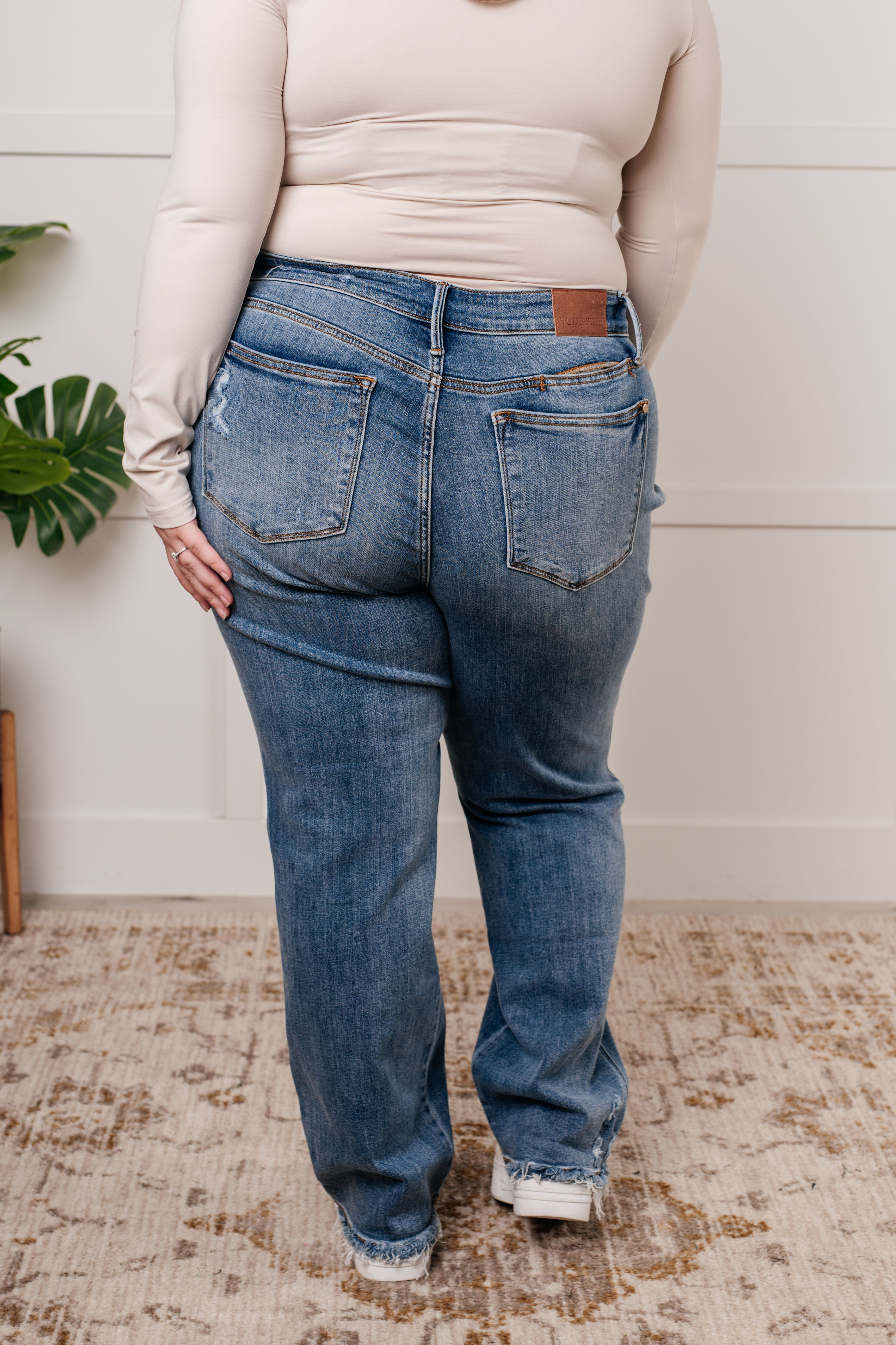 Judy Blue Quinn Mid Rise Cell Phone Pocket Dad Jeans Jeans