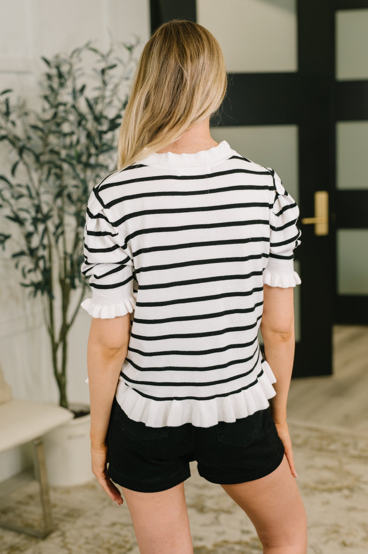 One Eleven North Rational Ruffle Textured Knit Blouse Womens