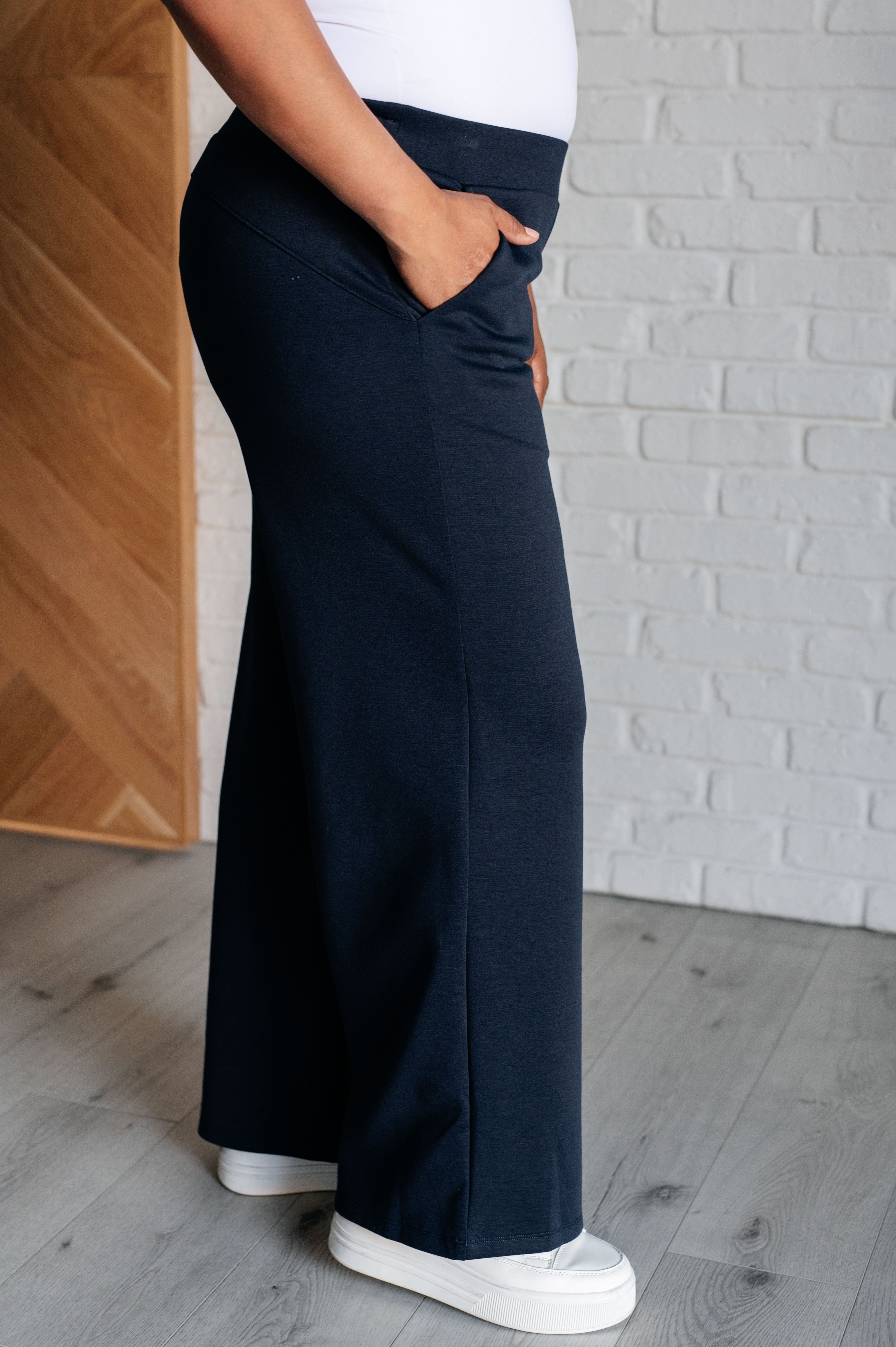 Dear Scarlett Resort Travel Wide Leg Crop Pant in Navy Ave Shops