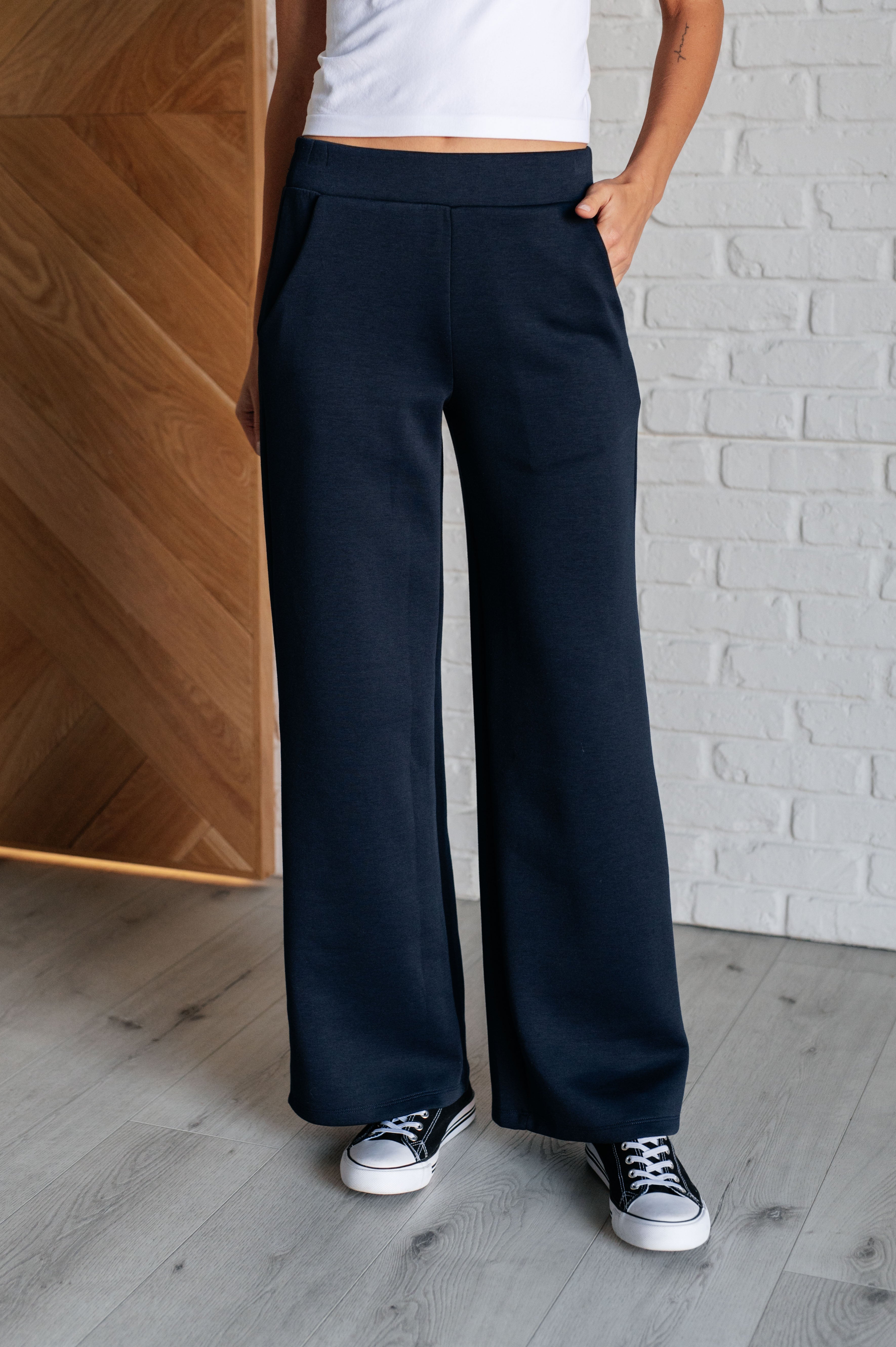 Dear Scarlett Resort Travel Wide Leg Crop Pant in Navy 3XL Ave Shops