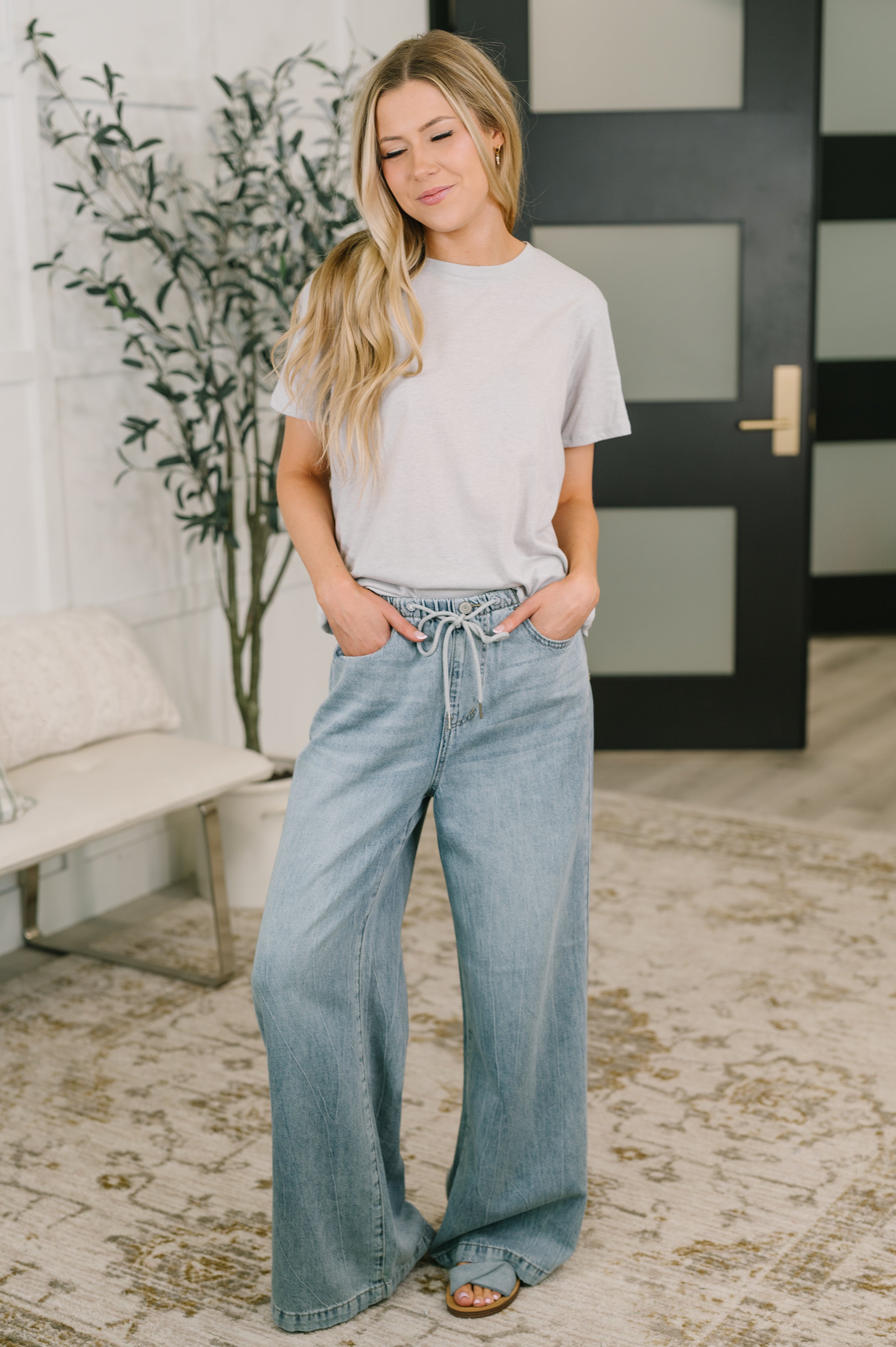 Zenana Rest Assured Basic Relaxed Tee in Heather Grey Womens