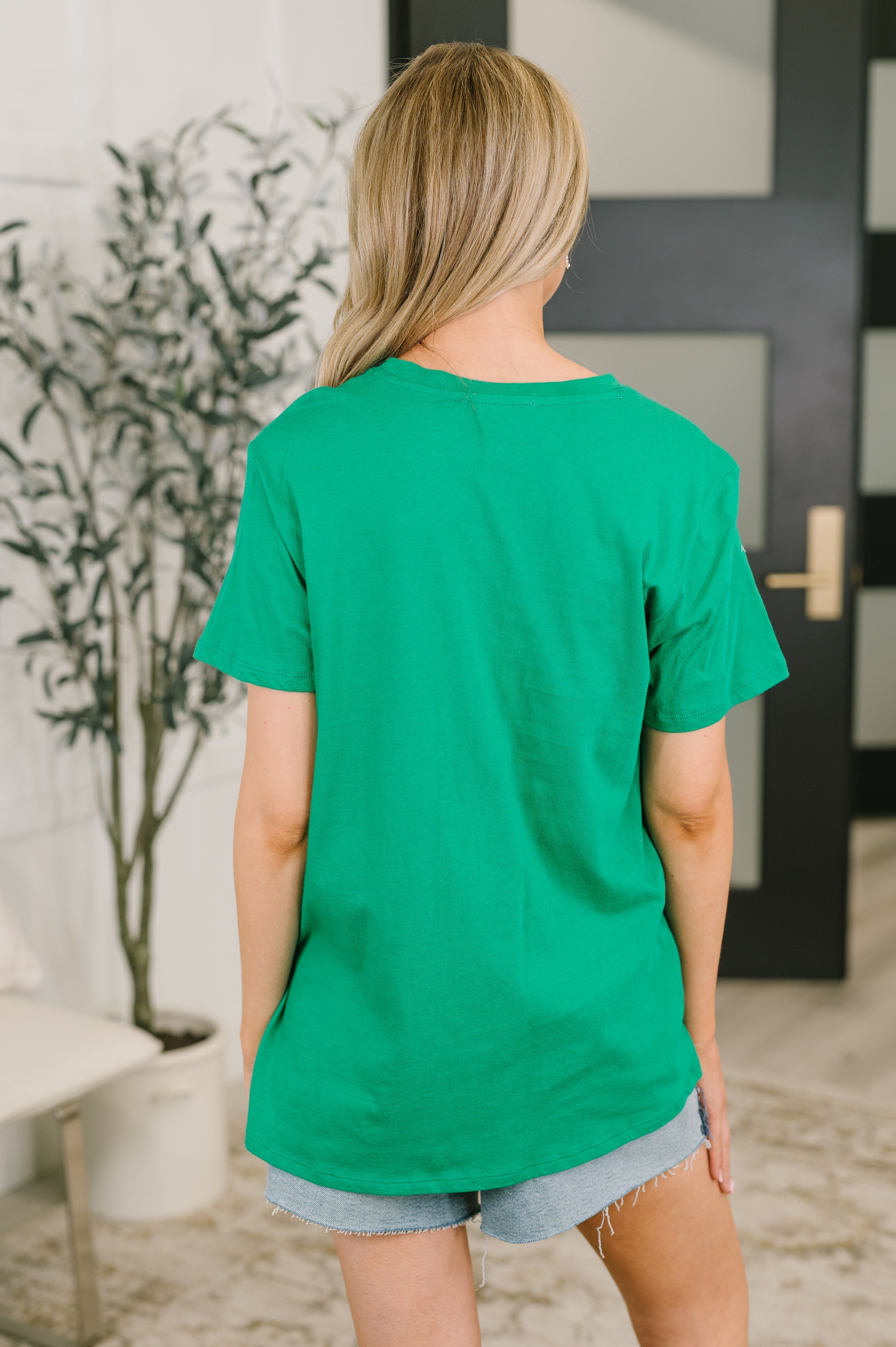 Zenana Rest Assured Basic Relaxed Tee in Kelly Green Womens