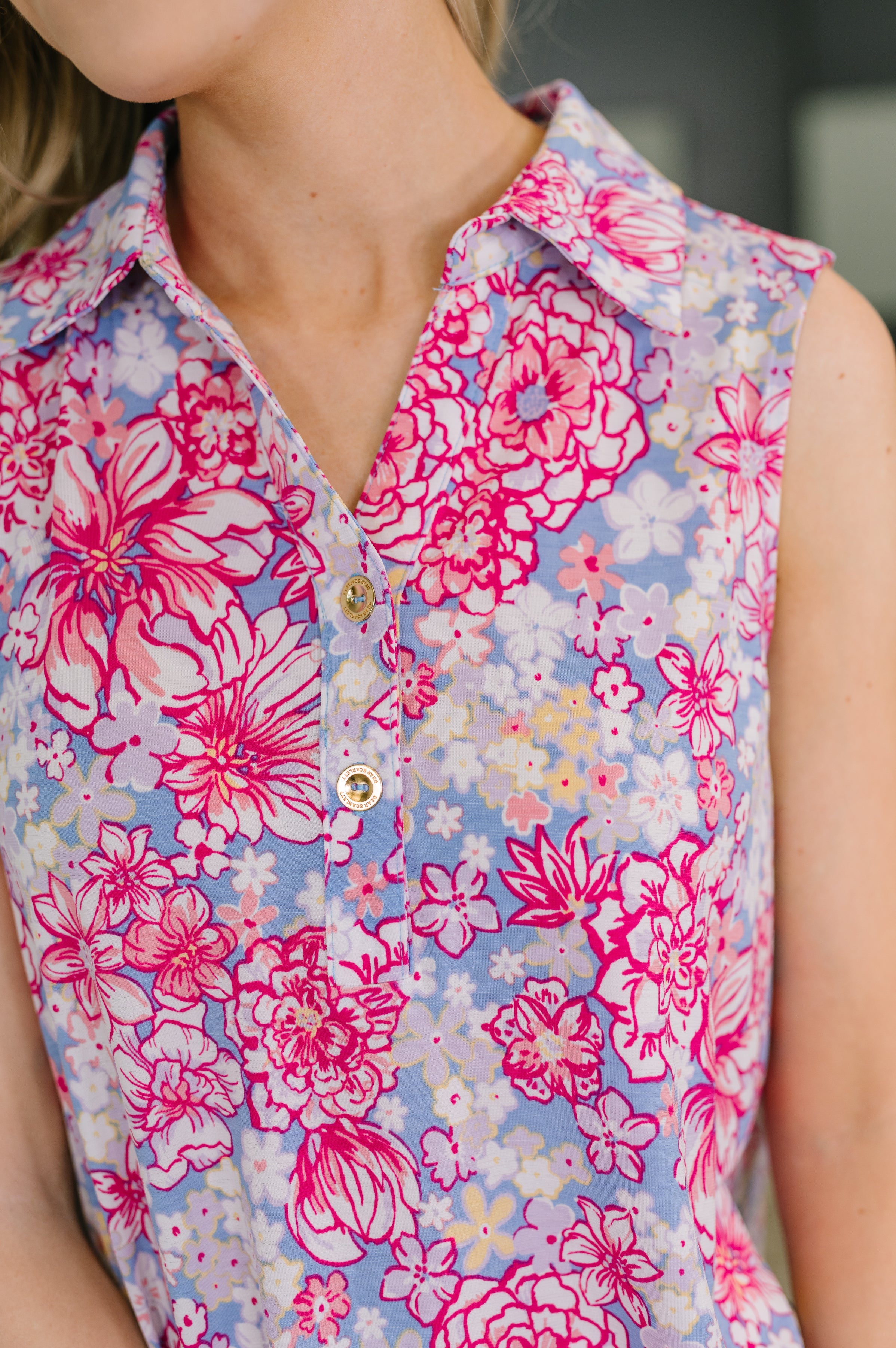 Dear Scarlett Sea Spray Collared Sleeveless Top in Falling Floral Womens