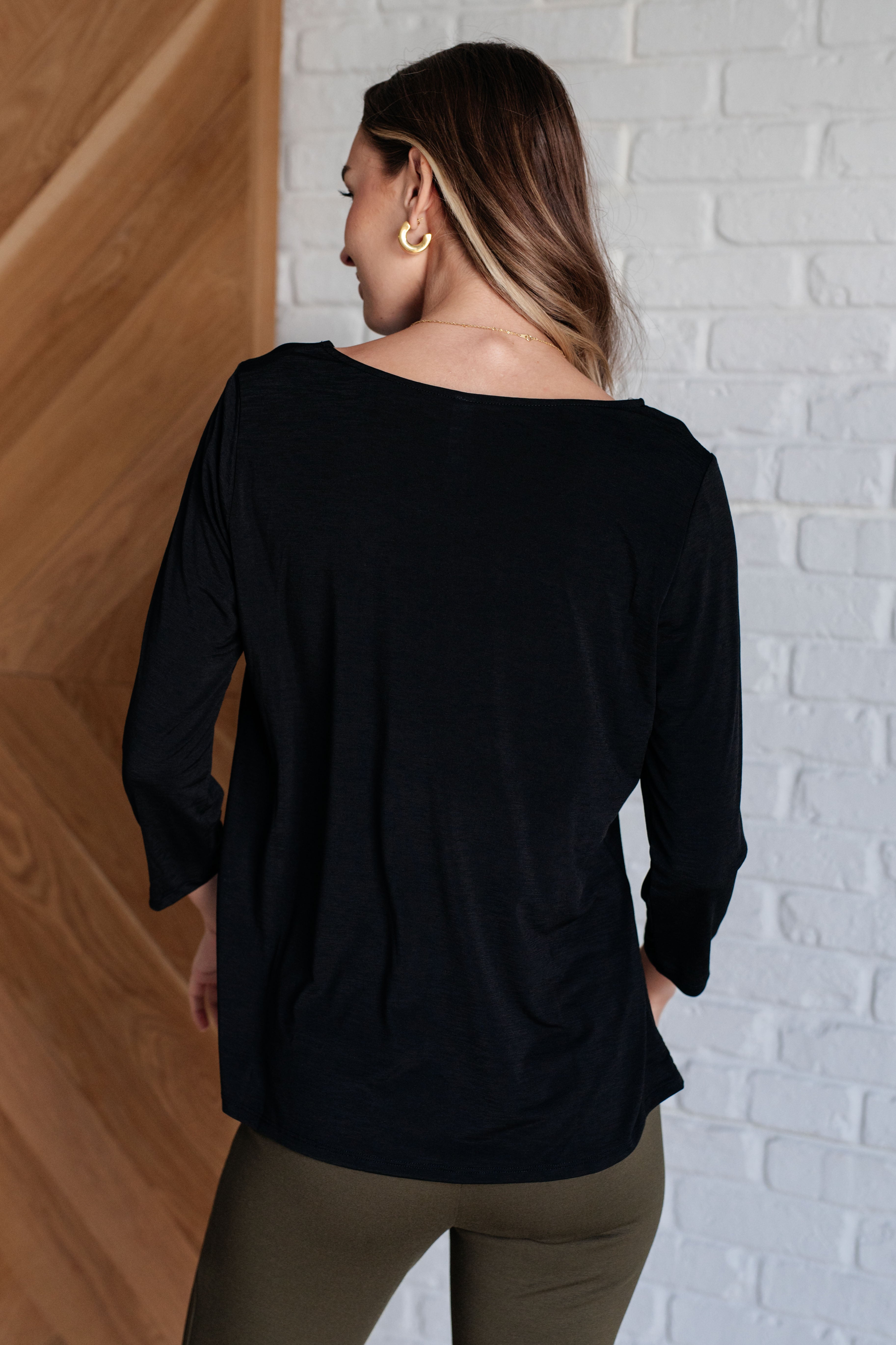 Dear Scarlett Signature Classic Round Neck Top in Black Ave Shops