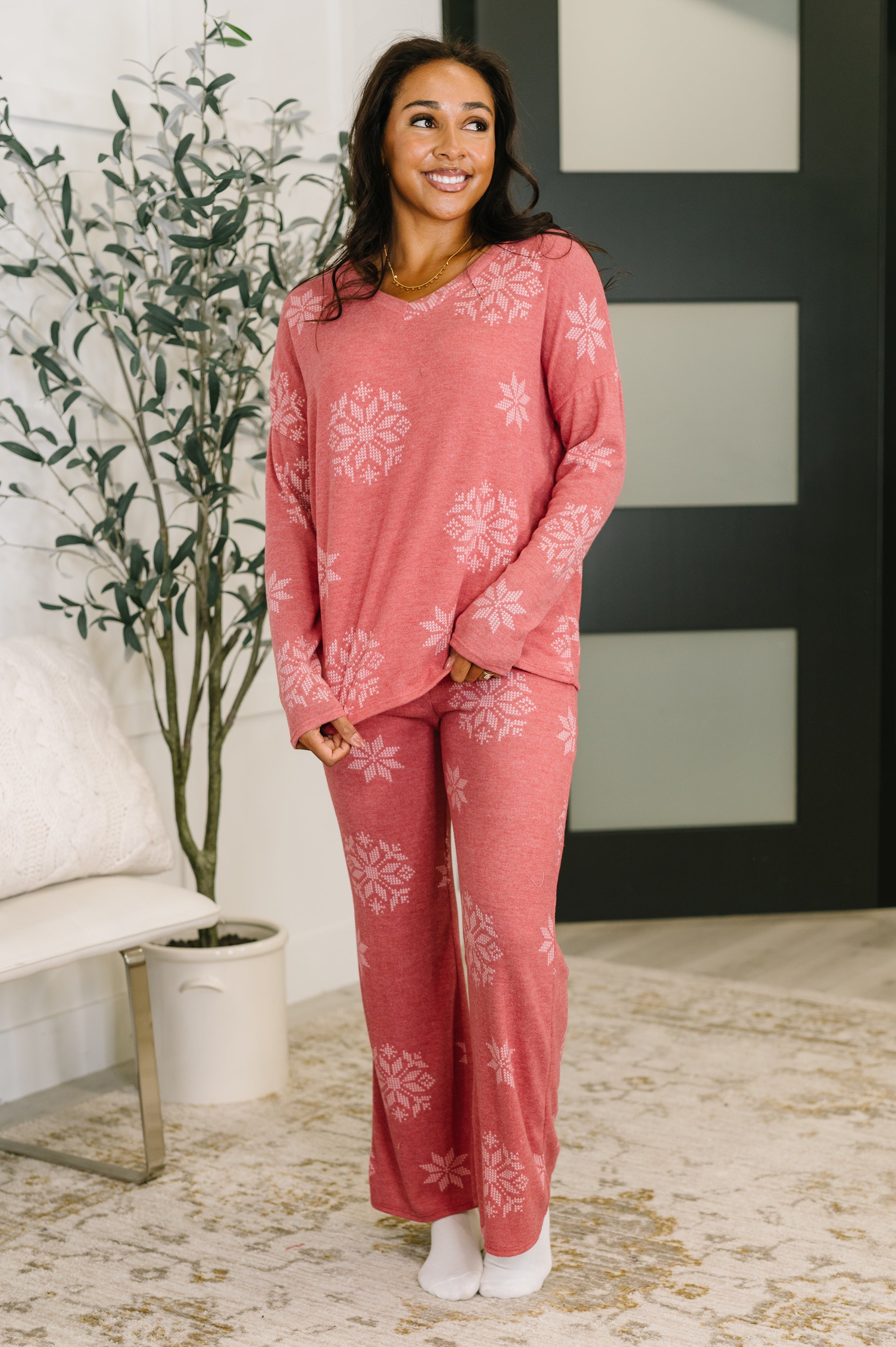 ラブカ 三宅美羽 PE+  Holiday Haptics Snowflake Sniffles Pajama Set in Red – Ruby Idol Apparel
