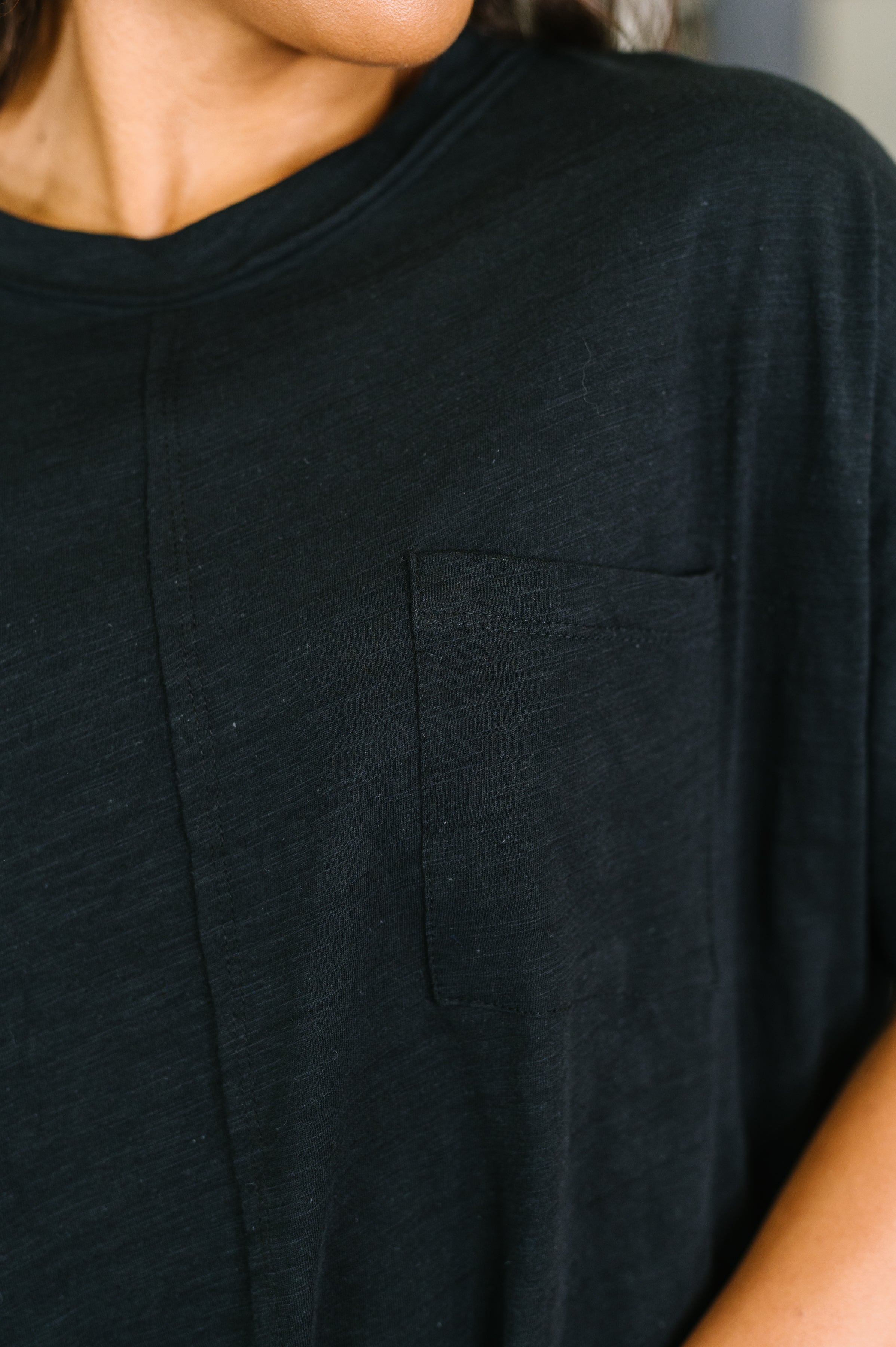 The Layback Relaxed Basic Tee in Black Womens