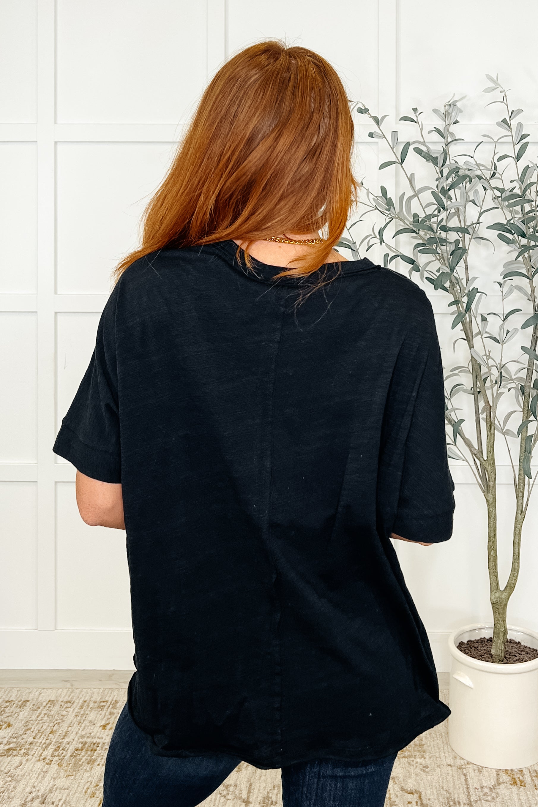 Andree by Unit The Layback Relaxed Basic Tee in Black Womens