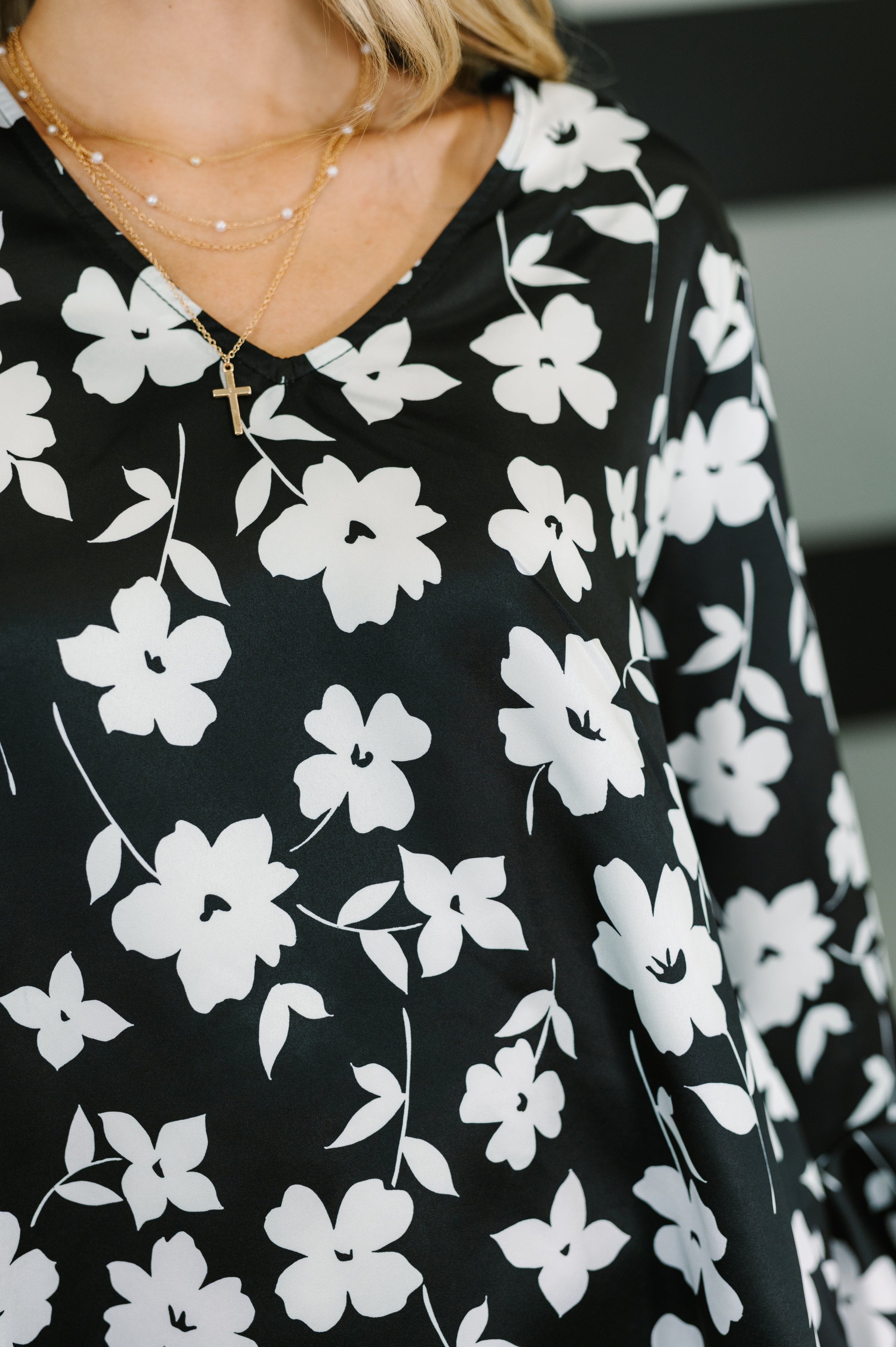 Haptics Black & White Time and Time Again Front Ribbon Tie Detail Floral Babydoll Blouse Womens