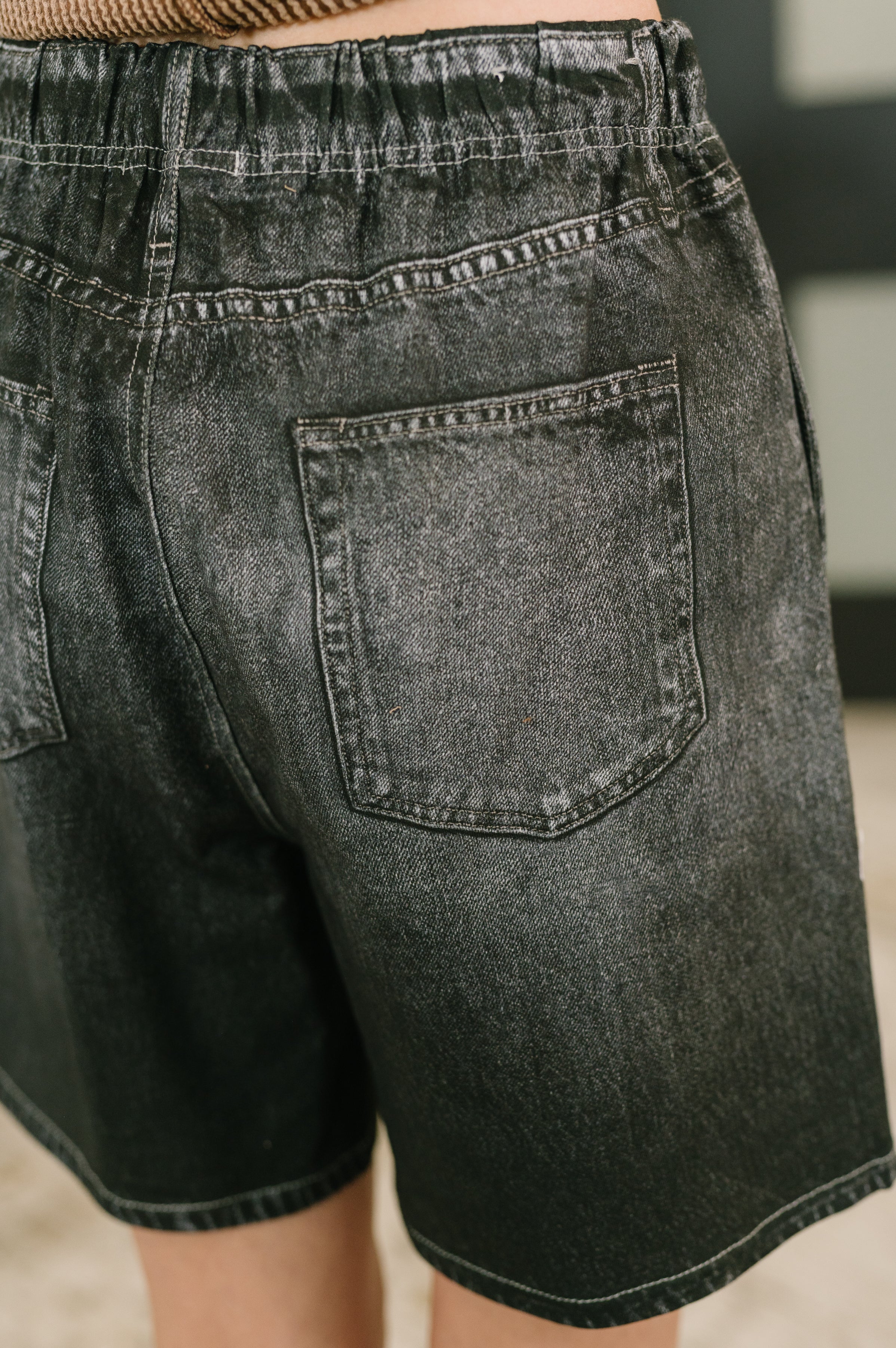 Zenim Printed High Waisted Shorts in Charcoal Womens