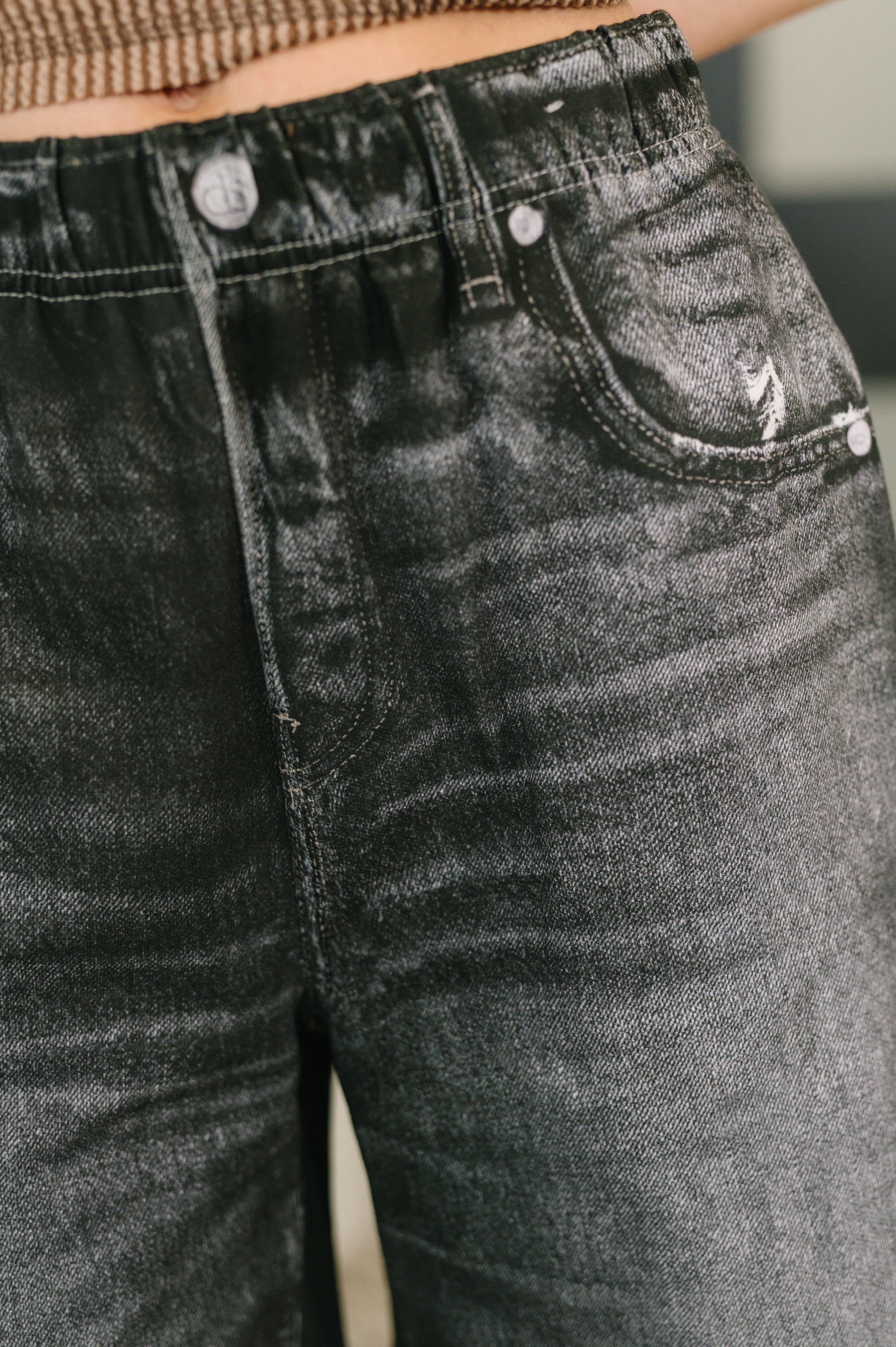 Zenim Printed High Waisted Shorts in Charcoal Womens