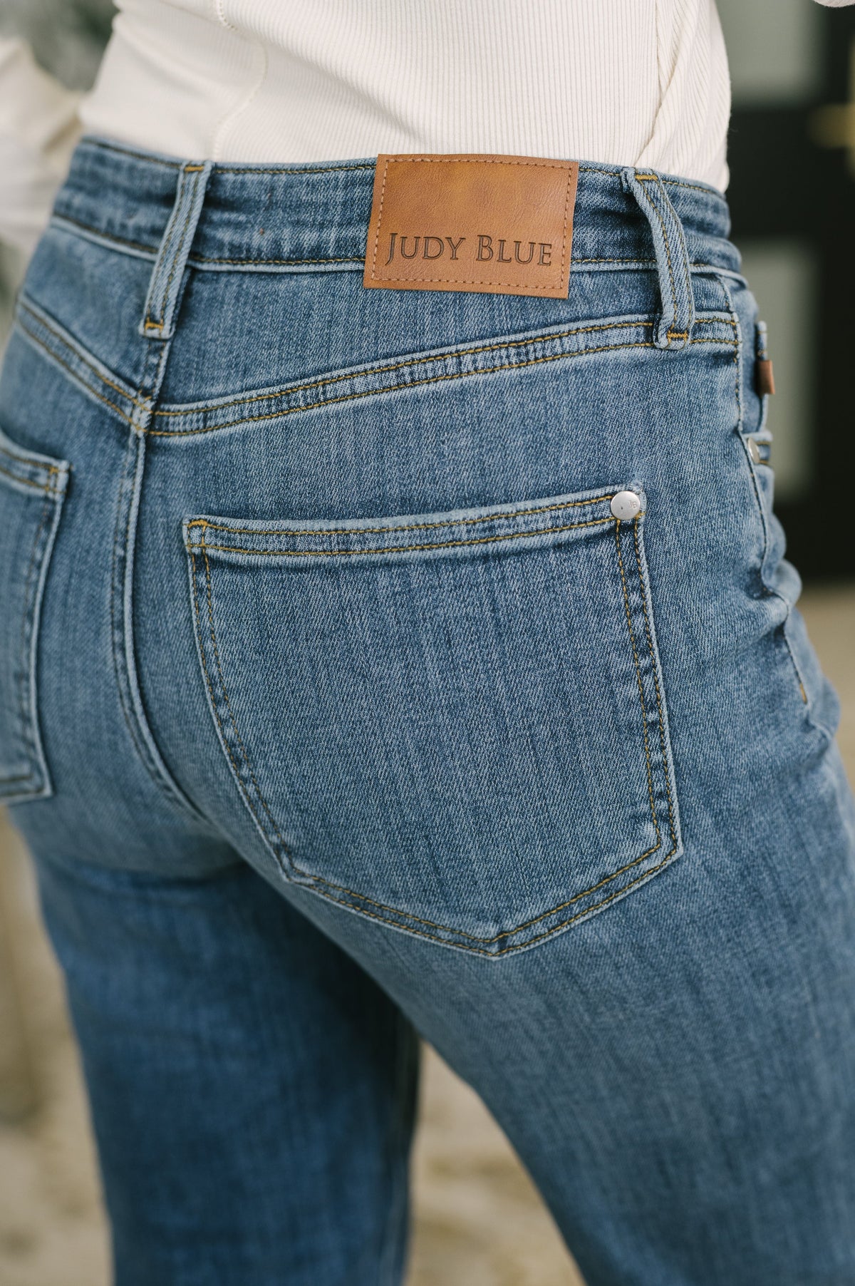 Zoey Mid Rise Billie Boyfriend Jean in Everyday Indigo Womens