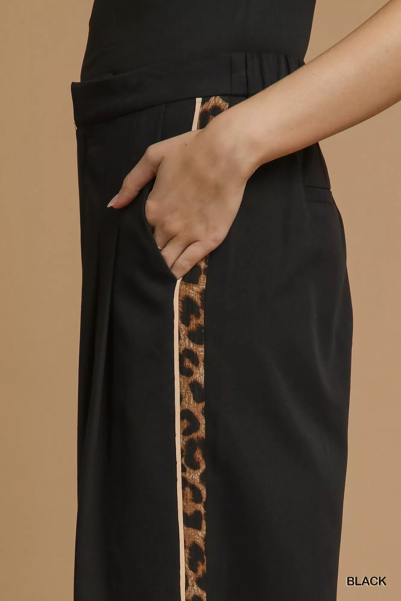 Umgee Black Front Pleated Wide-Leg Trouser with Leopard Contrast Trim