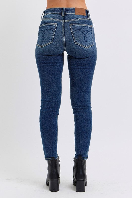 Judy Blue Dark Washed Mid-Rise Waist Skinny Jeans with Pockets Jeans