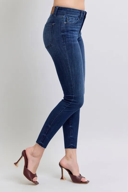 Judy Blue Dark Washed Mid Rise Skinny Jeans with Raw Hem