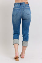 Judy Blue Medium Washed Skinny Cuff Capris Jeans with Pockets