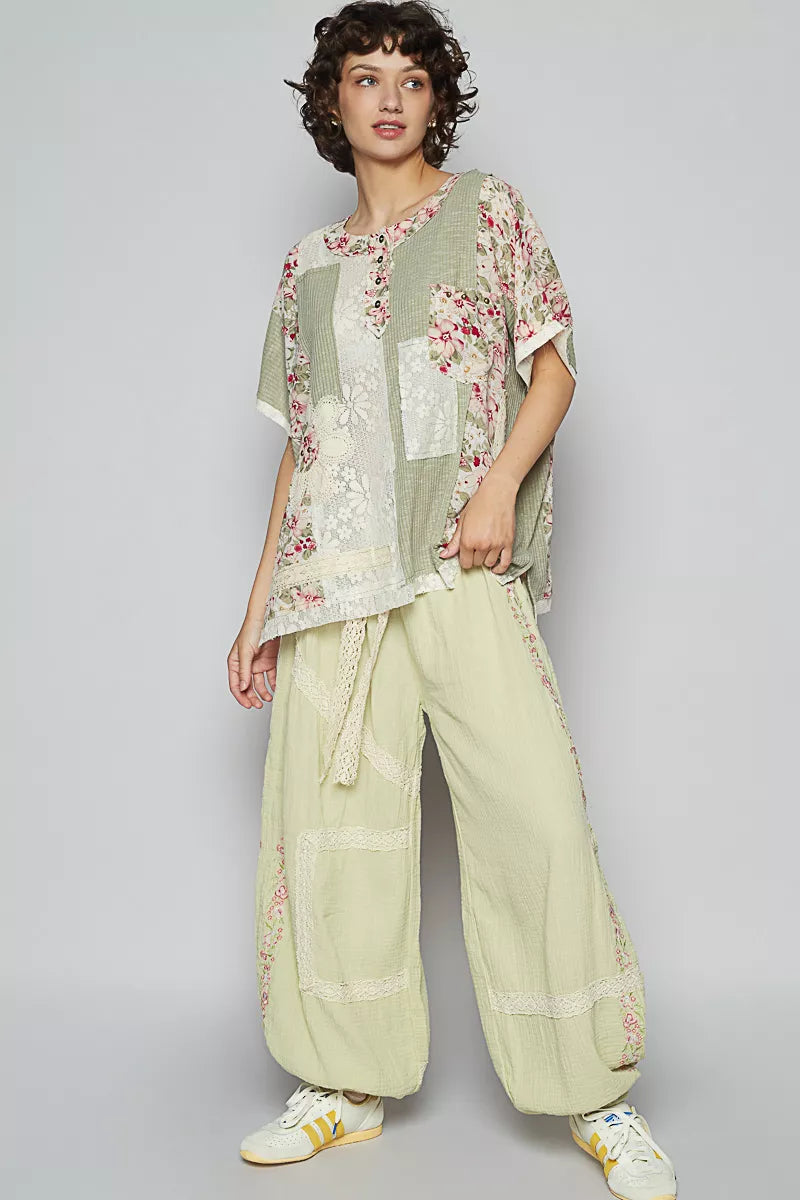 POL Ssge Lace Round Neck Short Sleeve Floral Pattern Top with Patch Detail