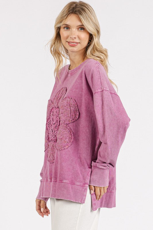 Mittoshop Dusty Pink Flower Patch Side Slit Mineral Wash Round Neck Sweatshirt Shirts & Tops