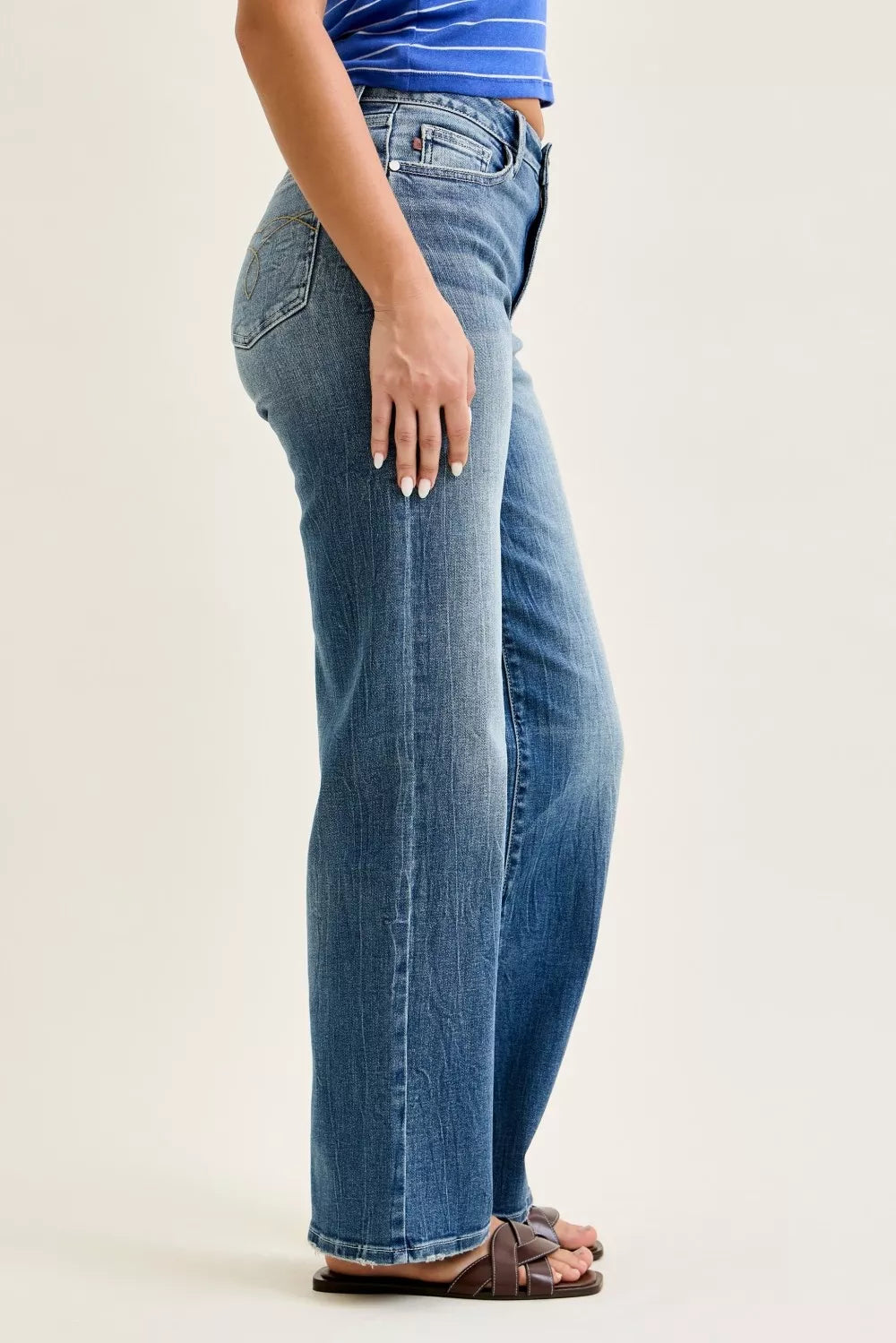 Judy Blue Medium Washed Mid Rise 90s Straight Jeans