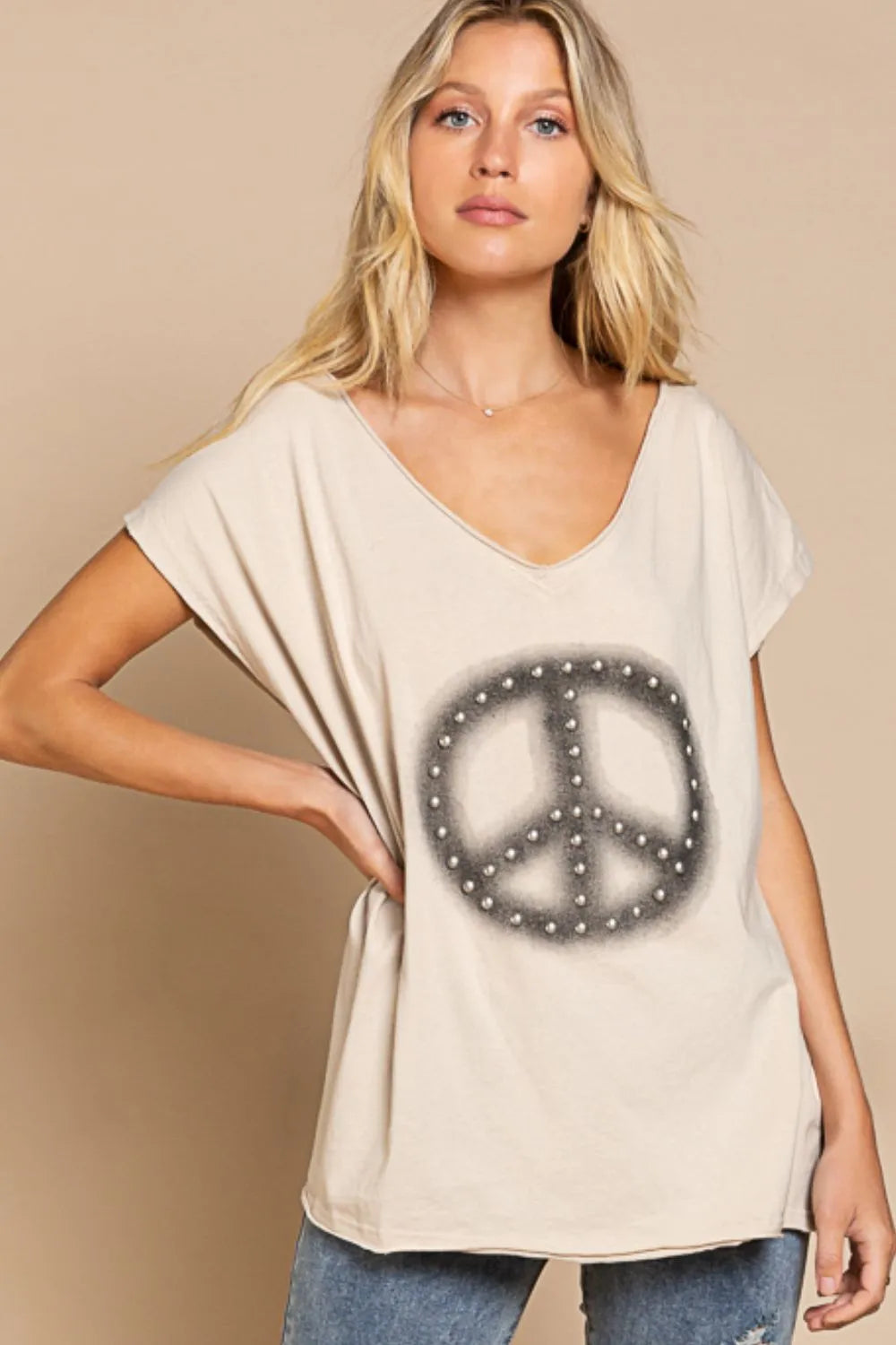 POL Peace Sign Studded V-Neck T-Shirt Cream