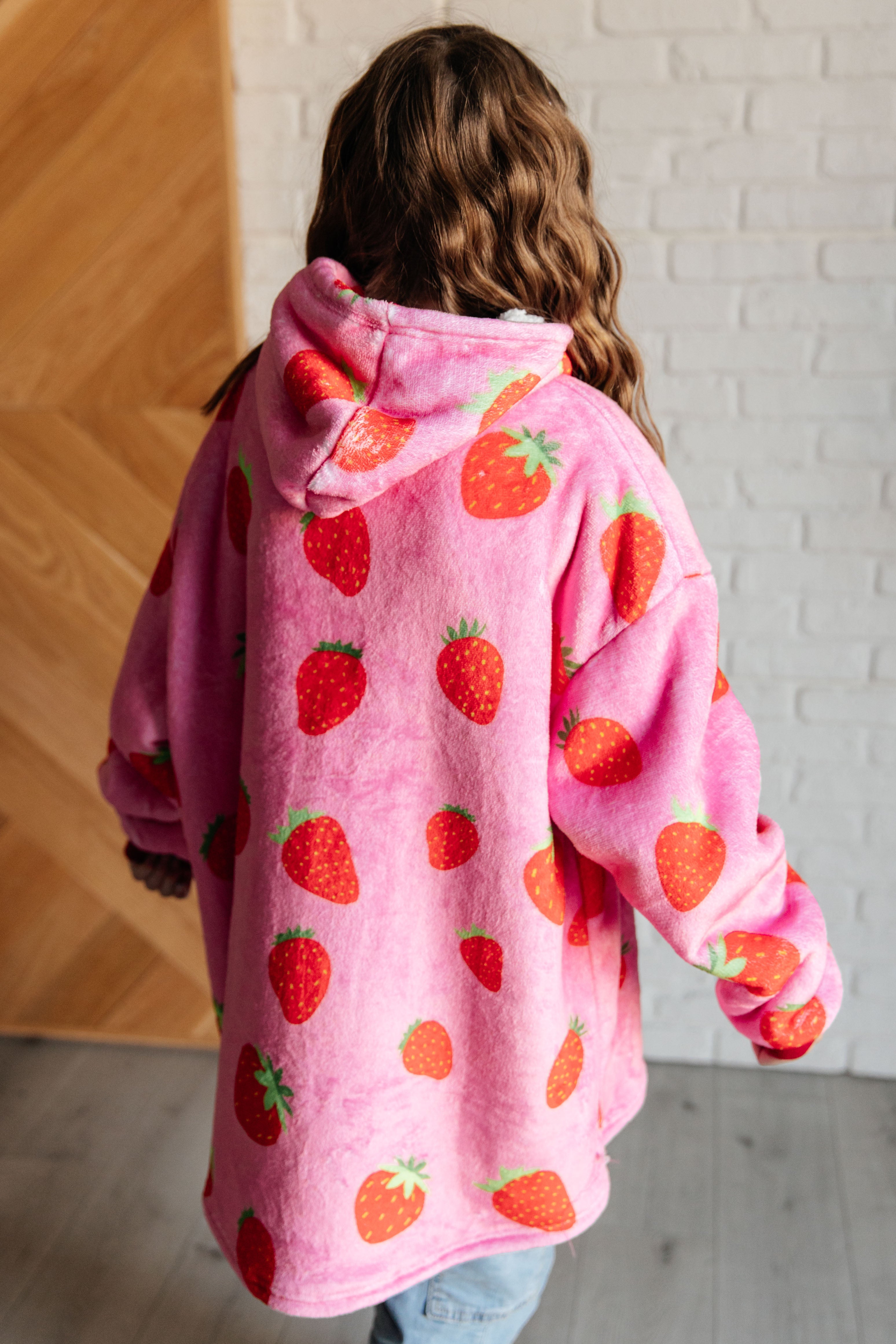 Kids Oversized Hoodie Blanket in Strawberry Sweatshirts & Hoodies